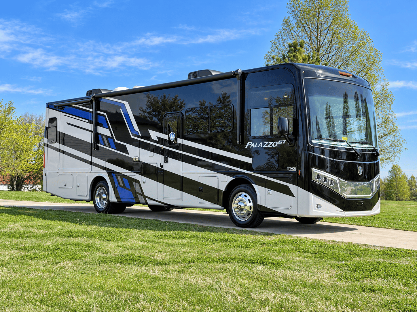 2026 Thor Motor Coach Palazzo 33.5