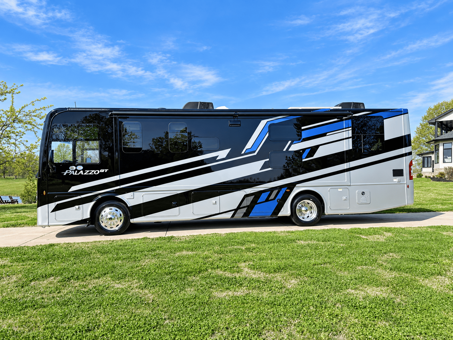 2026 Thor Motor Coach 2026 Thor Motor Coach Palazzo - thumbnail 7