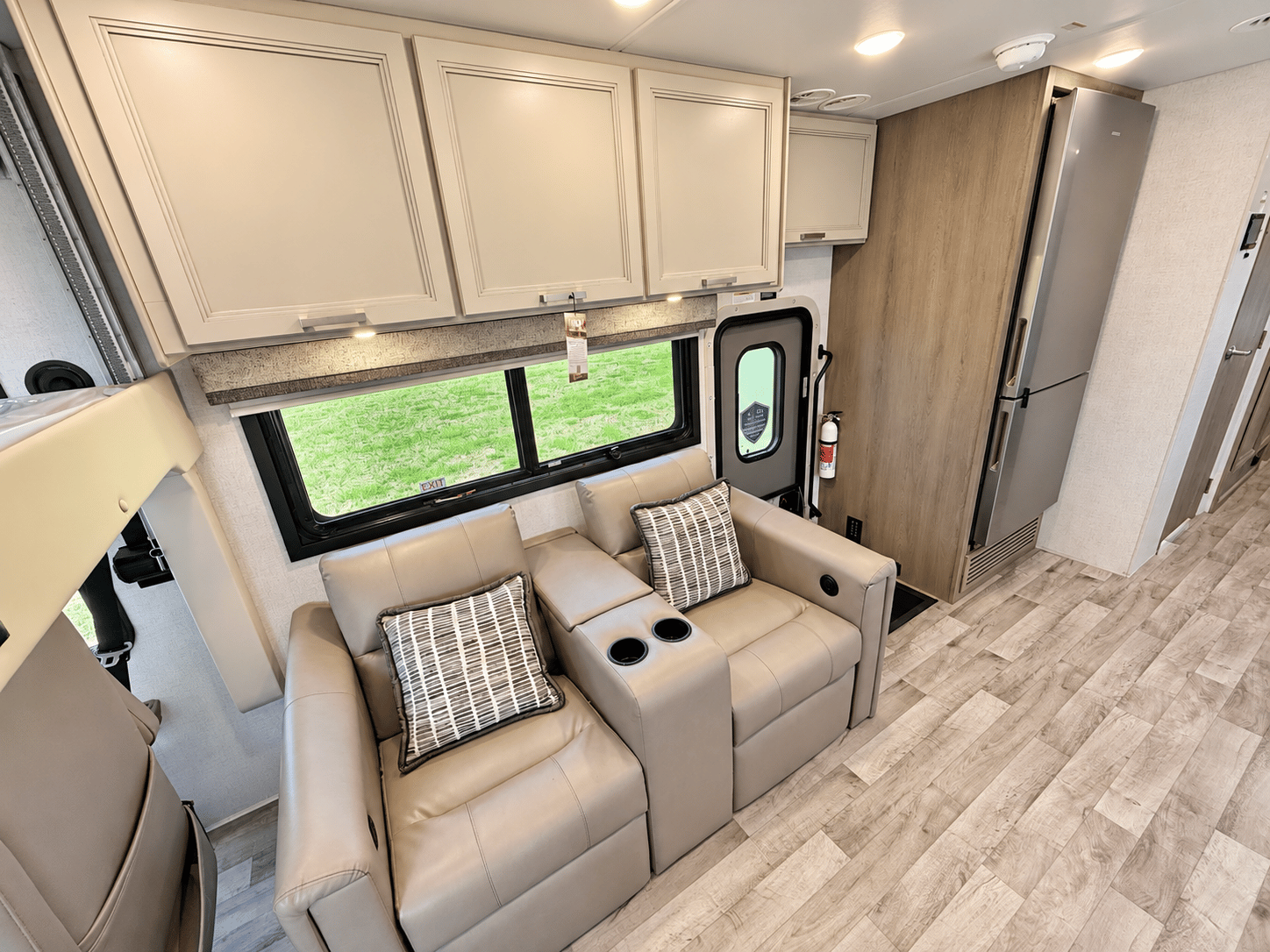2026 Thor Motor Coach 2026 Thor Motor Coach Palazzo - thumbnail 13