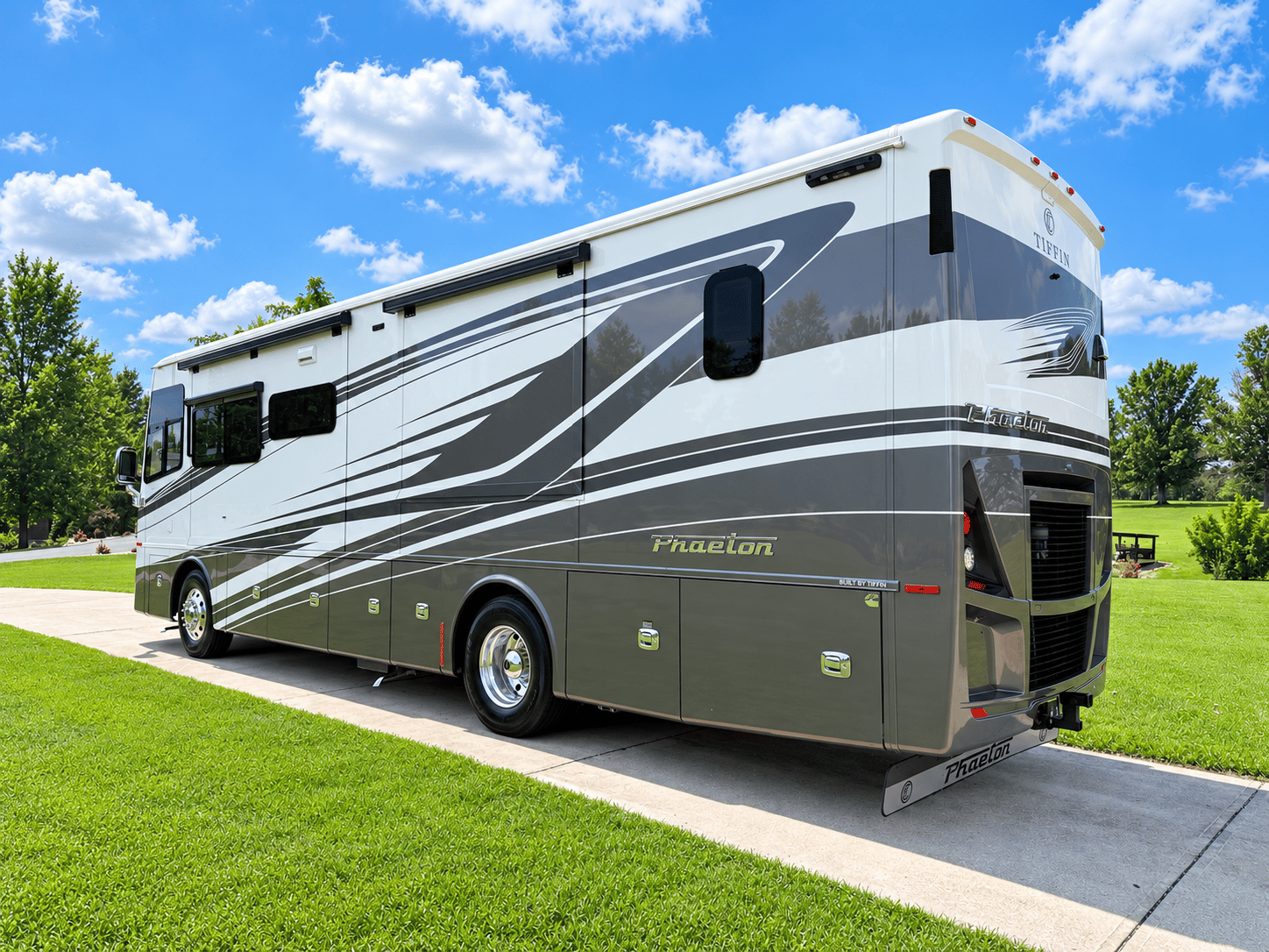 2024 Tiffin Motorhomes 2024 Tiffin Motorhomes Phaeton - thumbnail 6