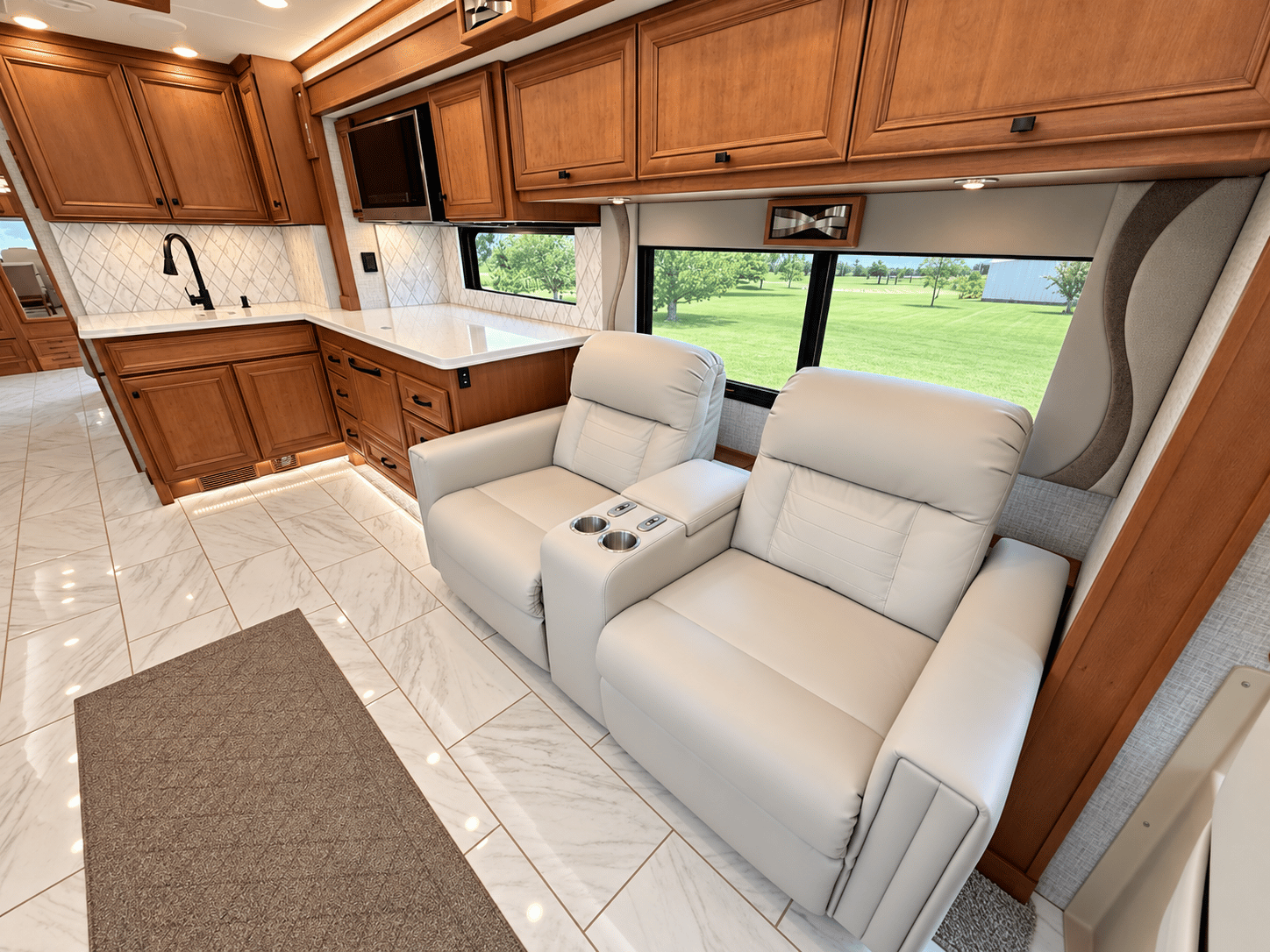 2024 Tiffin Motorhomes 2024 Tiffin Motorhomes Phaeton - thumbnail 15