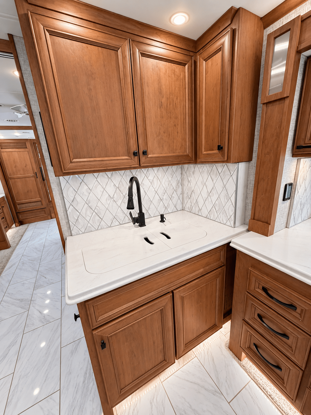 2024 Tiffin Motorhomes 2024 Tiffin Motorhomes Phaeton - thumbnail 23