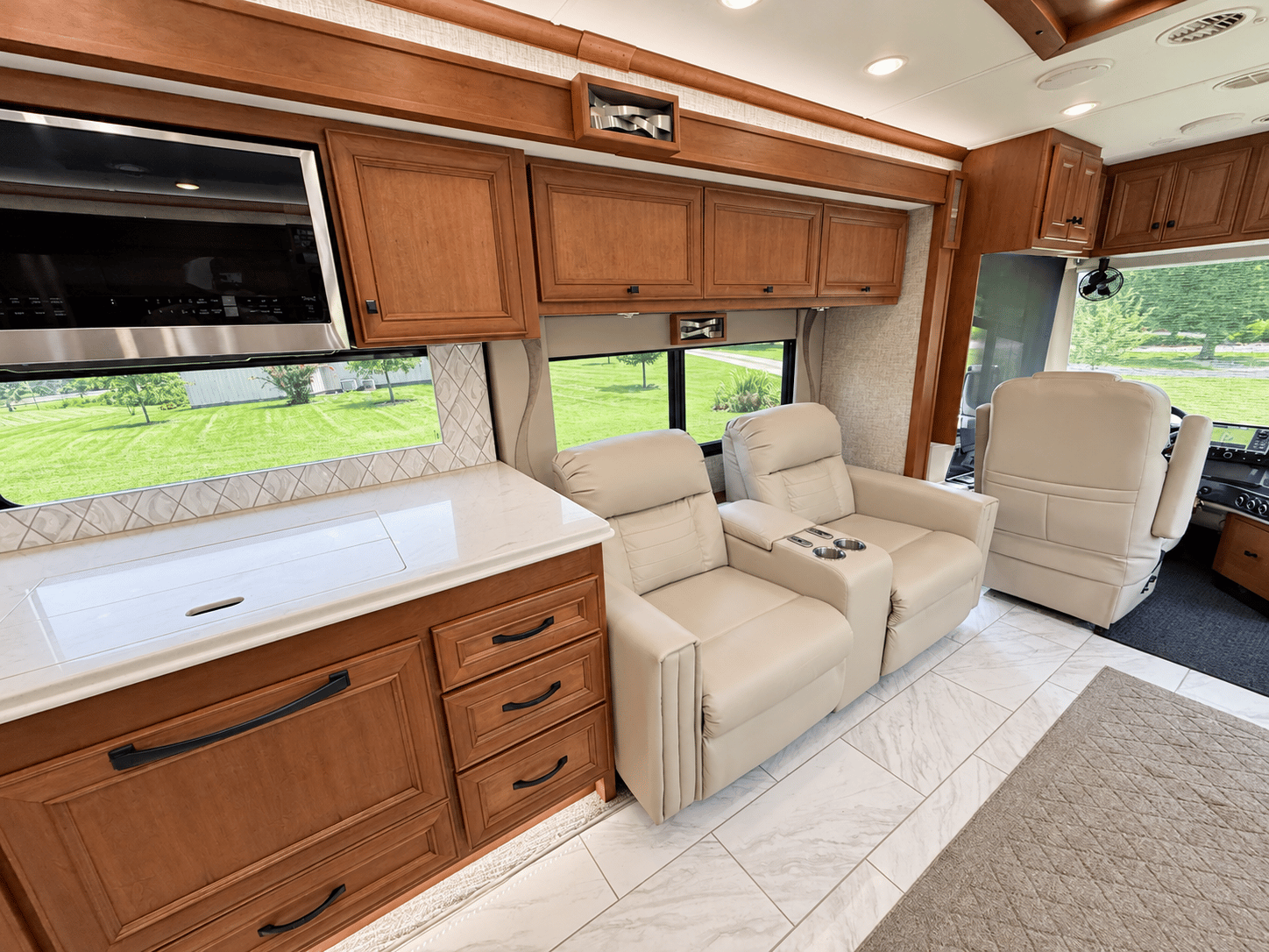 2024 Tiffin Motorhomes 2024 Tiffin Motorhomes Phaeton - thumbnail 25
