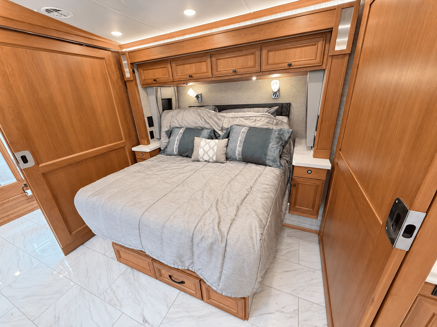 2024 Tiffin Motorhomes 2024 Tiffin Motorhomes Phaeton - thumbnail 29
