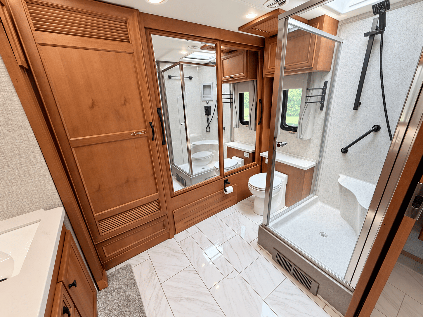 2024 Tiffin Motorhomes 2024 Tiffin Motorhomes Phaeton - thumbnail 31