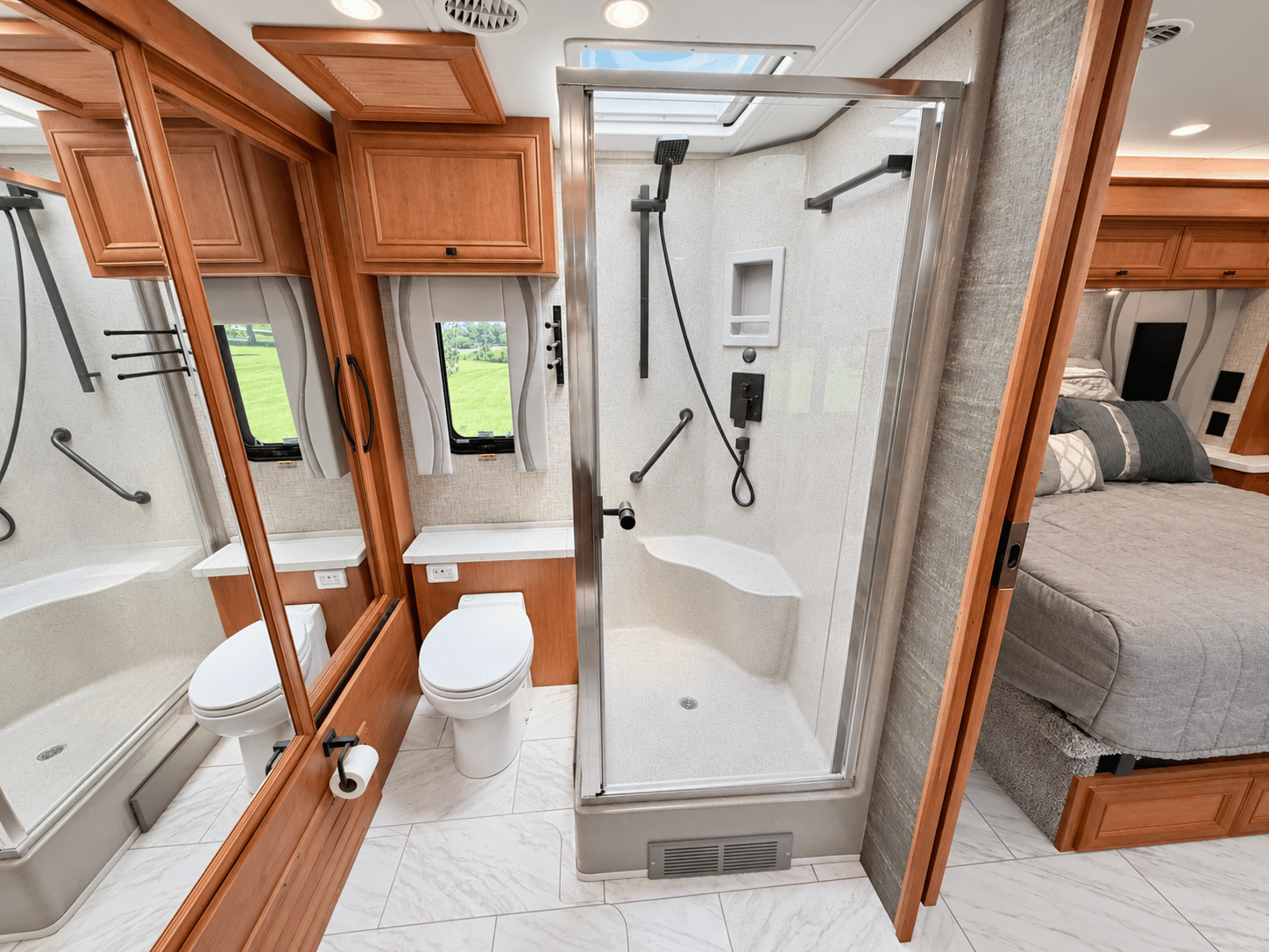 2024 Tiffin Motorhomes 2024 Tiffin Motorhomes Phaeton - thumbnail 35
