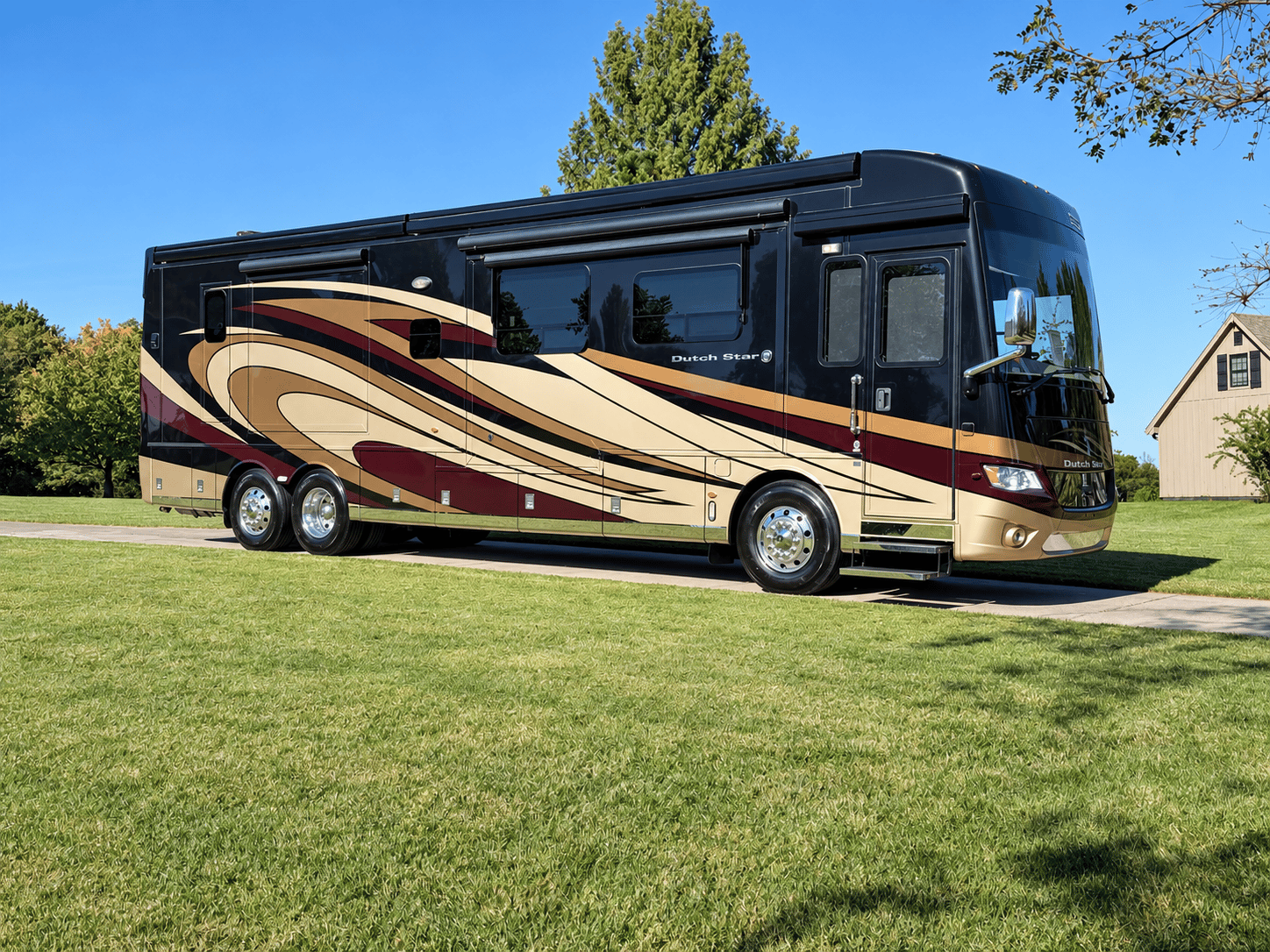 2018 Newmar  Dutch Star 4002