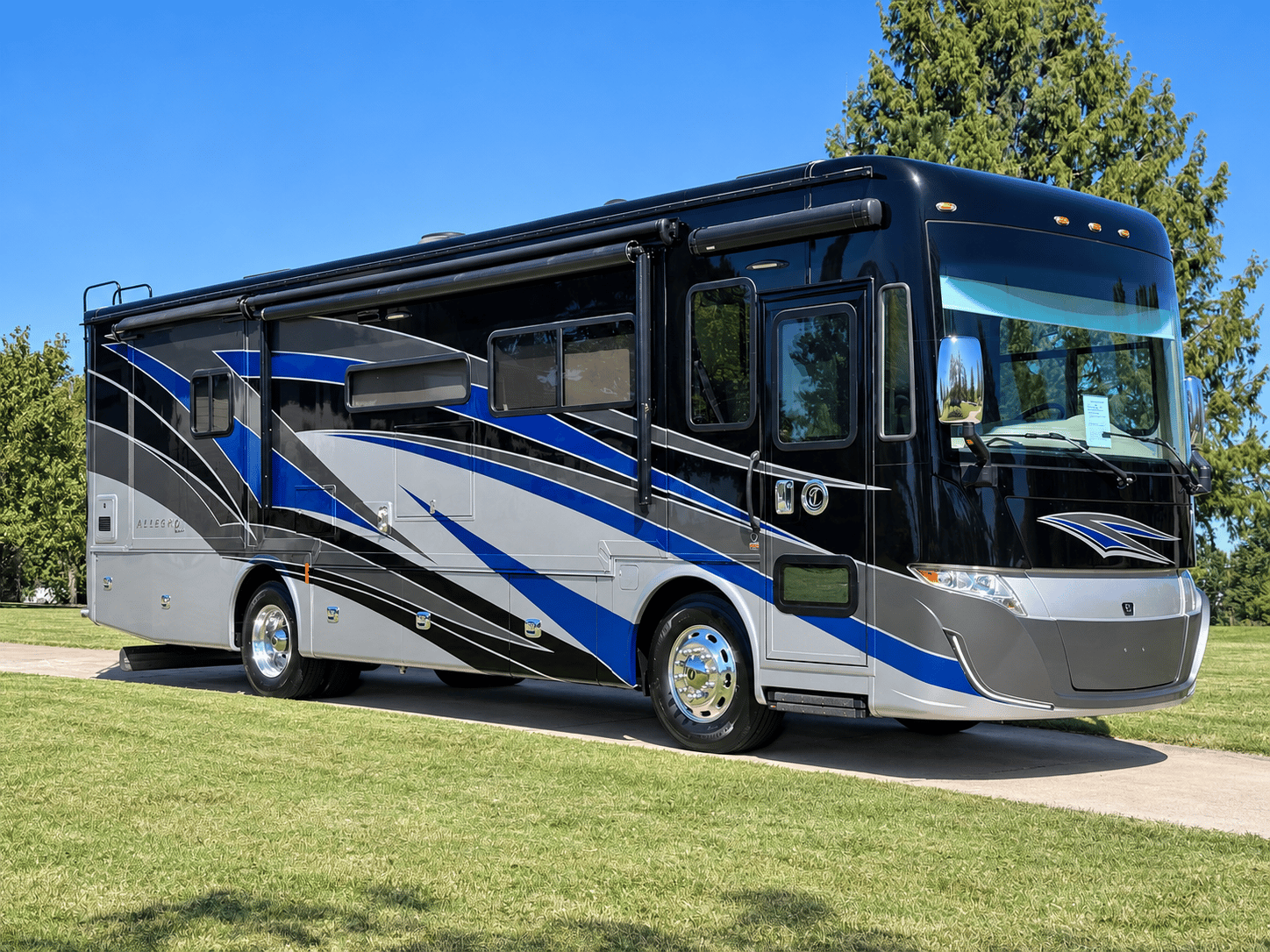 2020 Tiffin Motor Homes Allegro Red 33 AA