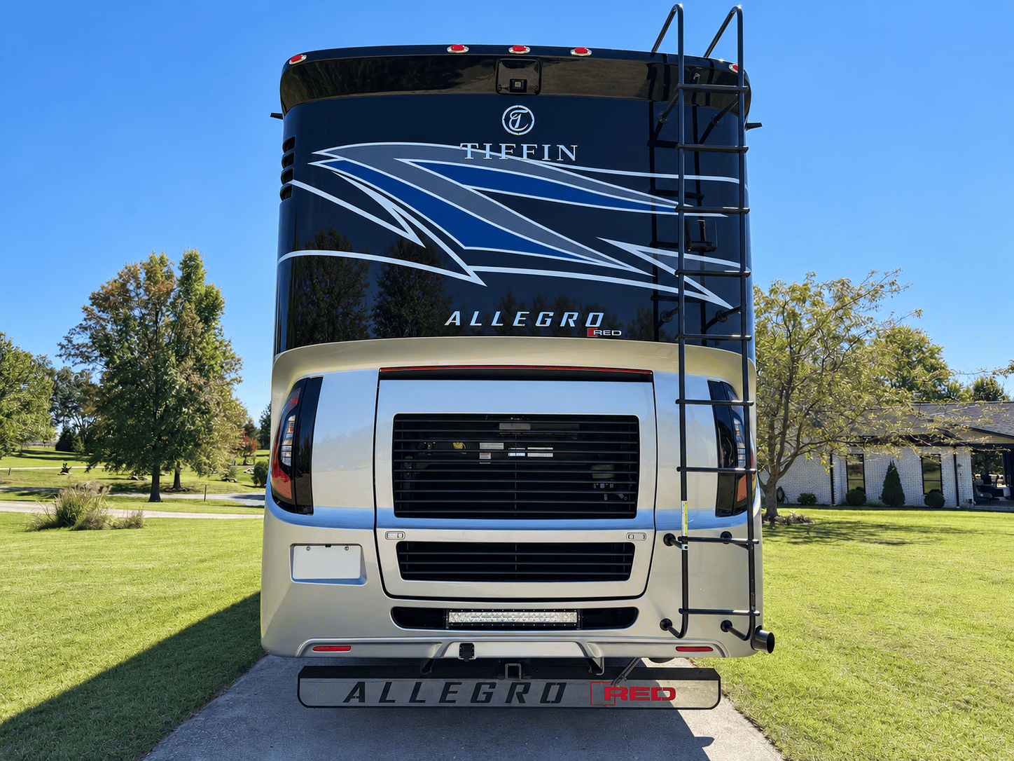 2020 Tiffin Motor Homes 2020 Tiffin Motor Homes Allegro Red - thumbnail 4