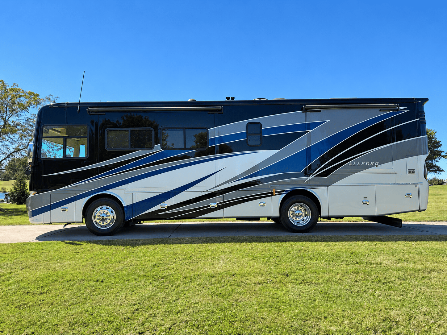 2020 Tiffin Motor Homes 2020 Tiffin Motor Homes Allegro Red - thumbnail 6