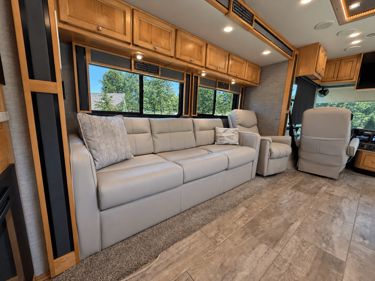 2020 Tiffin Motor Homes 2020 Tiffin Motor Homes Allegro Red - thumbnail 13