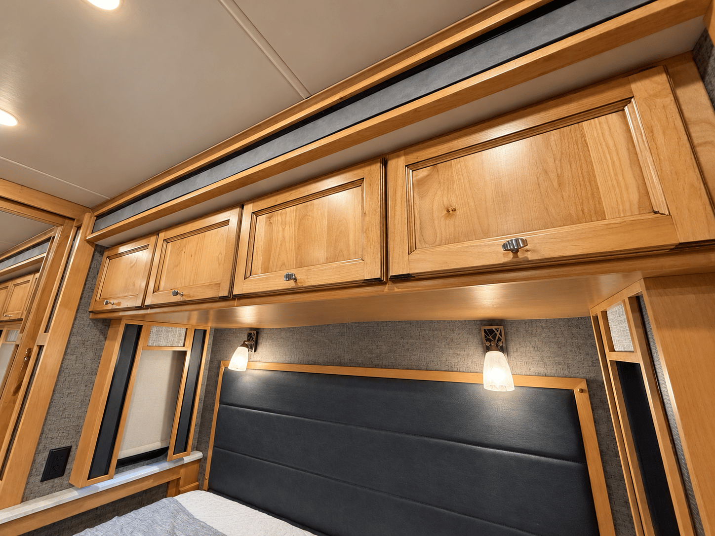 2020 Tiffin Motor Homes 2020 Tiffin Motor Homes Allegro Red - thumbnail 27