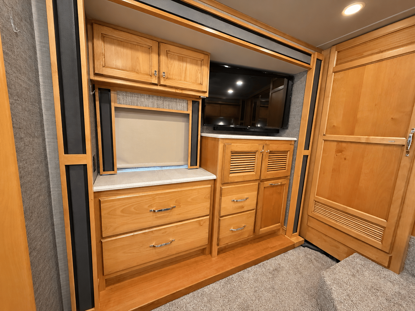 2020 Tiffin Motor Homes 2020 Tiffin Motor Homes Allegro Red - thumbnail 28