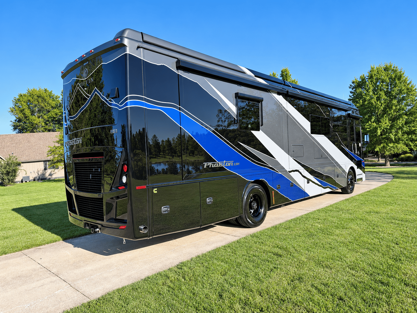 2027 Tiffin Motor Homes 2027 Tiffin Motor Homes Phaeton - thumbnail 5
