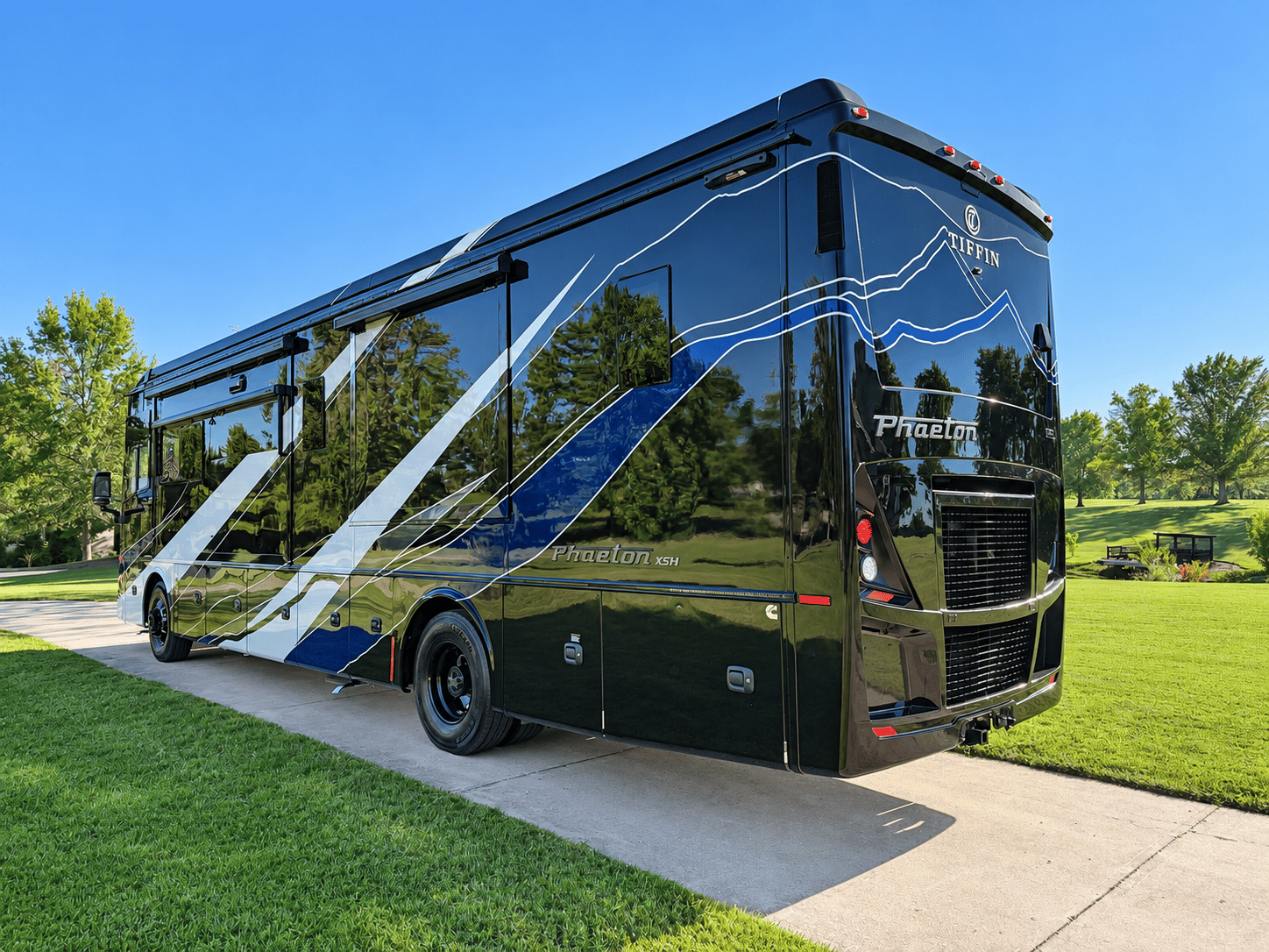2027 Tiffin Motor Homes 2027 Tiffin Motor Homes Phaeton - thumbnail 6