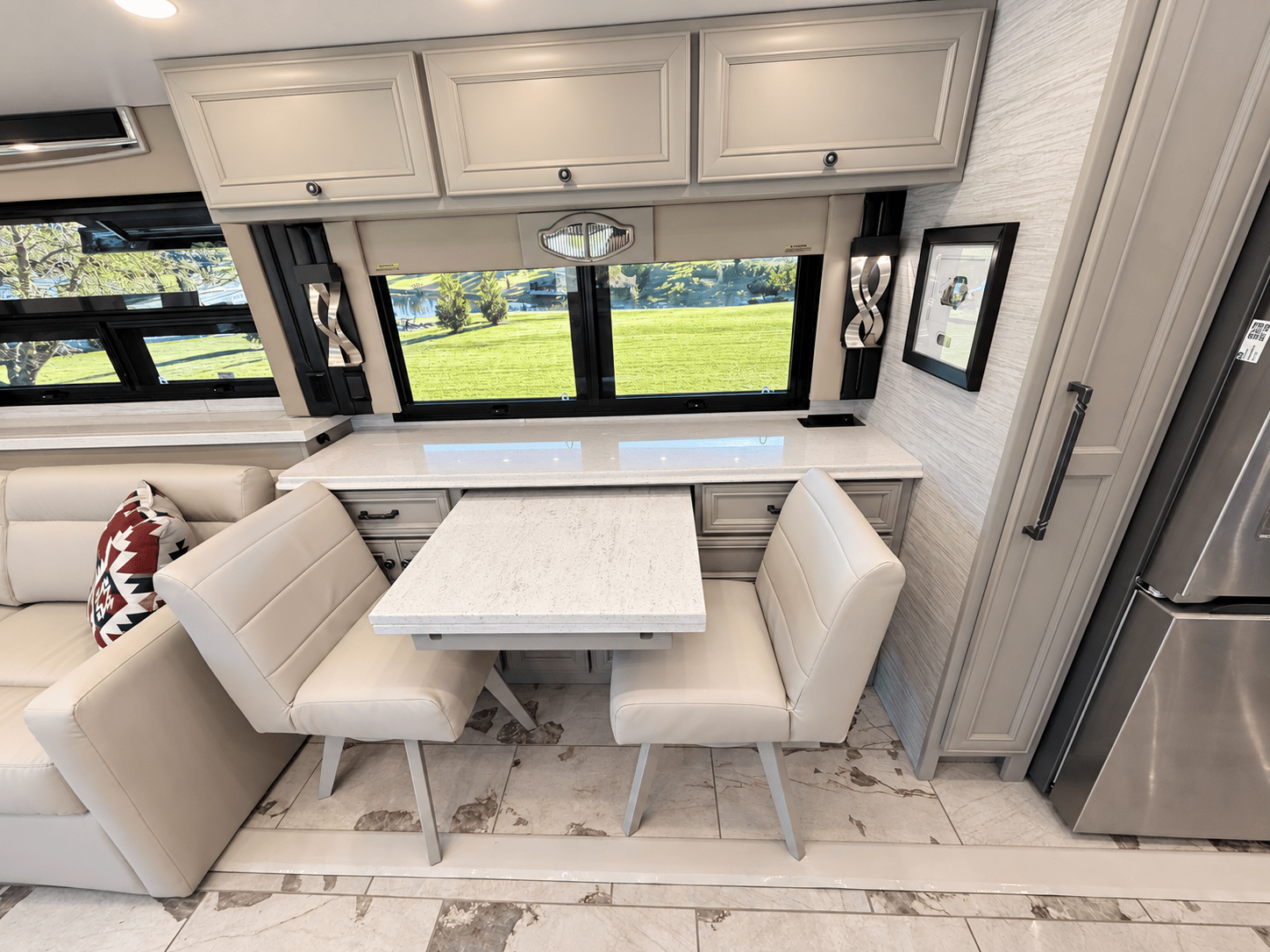 2027 Tiffin Motor Homes 2027 Tiffin Motor Homes Phaeton - thumbnail 23