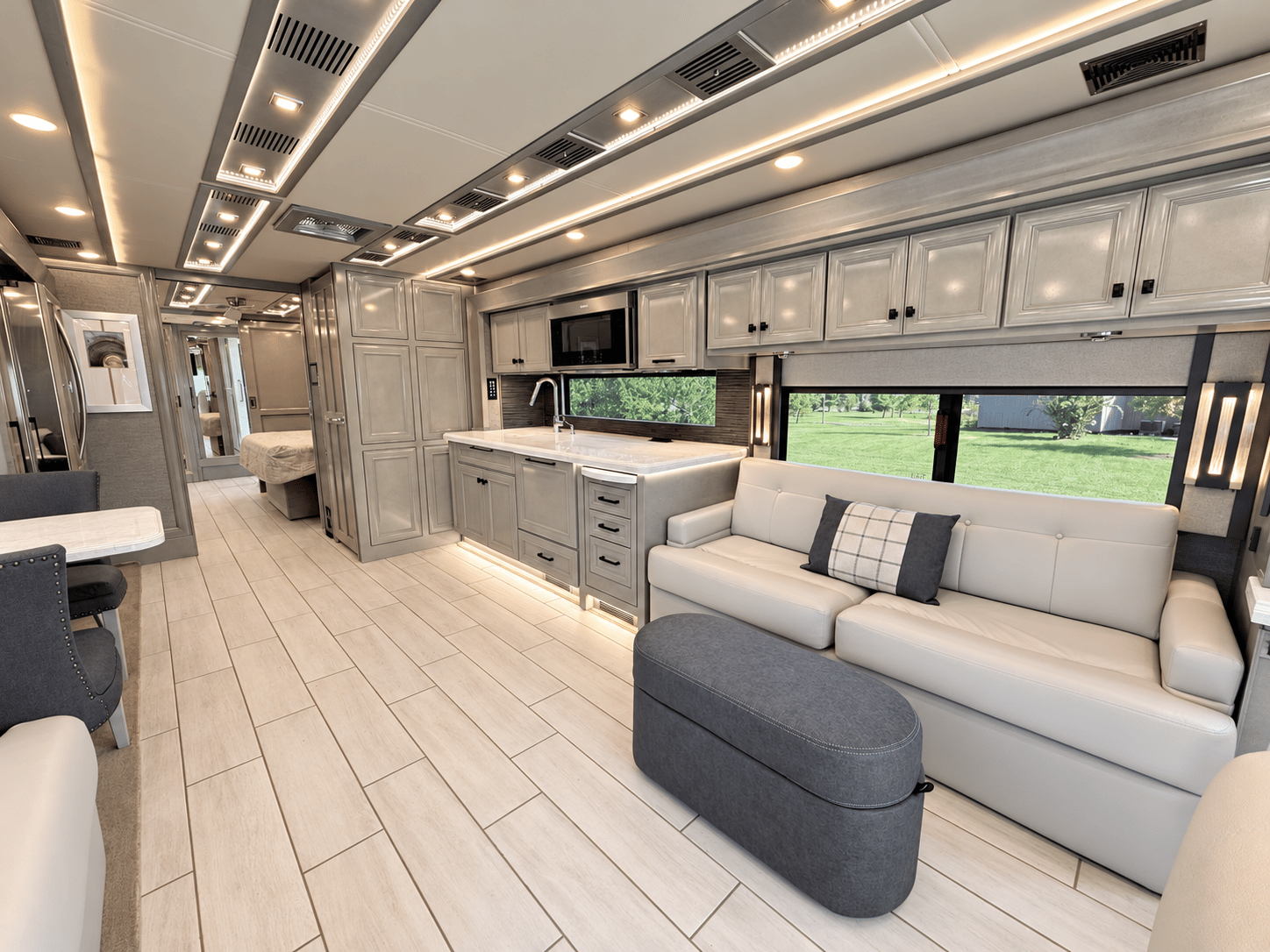 2021 Tiffin Motor Homes 2021 Tiffin Motor Homes Allegro Bus - thumbnail 12