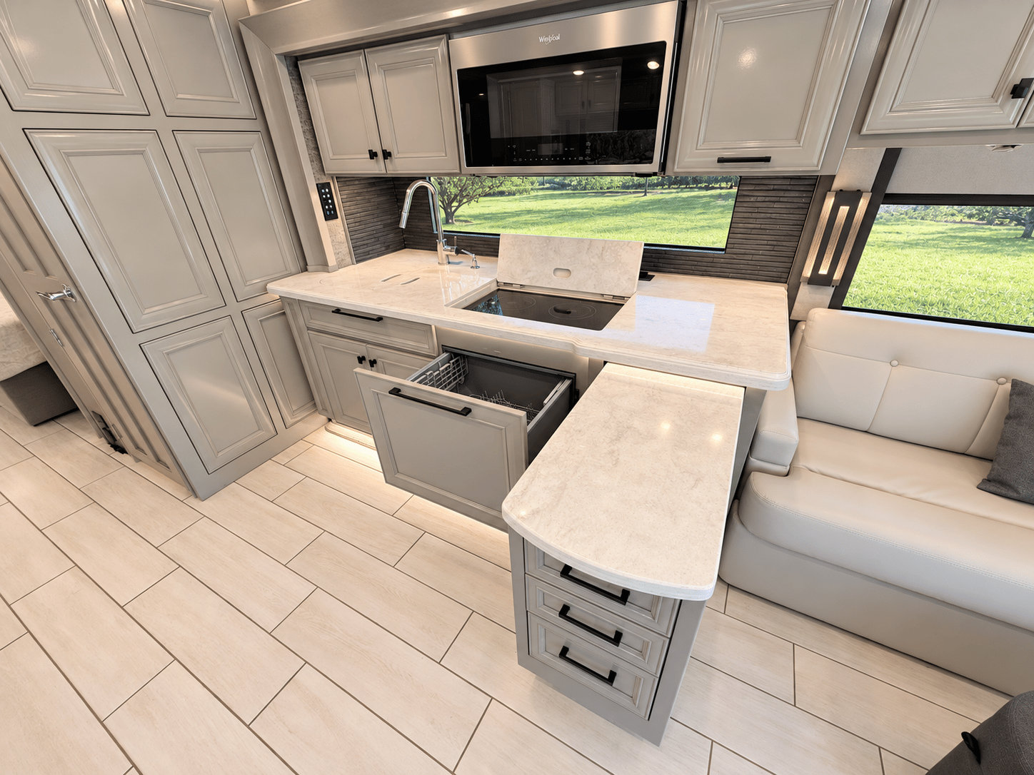 2021 Tiffin Motor Homes 2021 Tiffin Motor Homes Allegro Bus - thumbnail 17