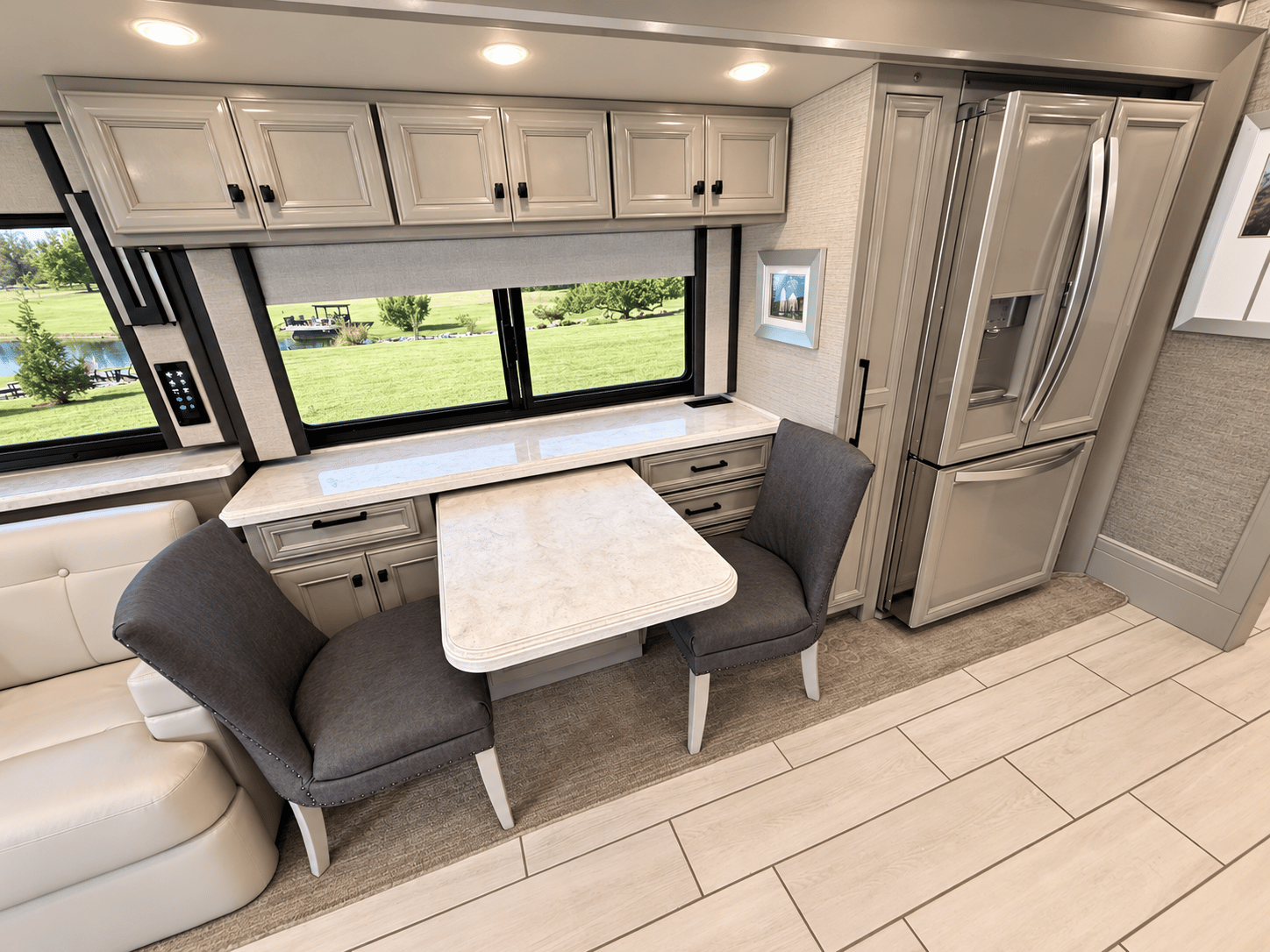 2021 Tiffin Motor Homes 2021 Tiffin Motor Homes Allegro Bus - thumbnail 18