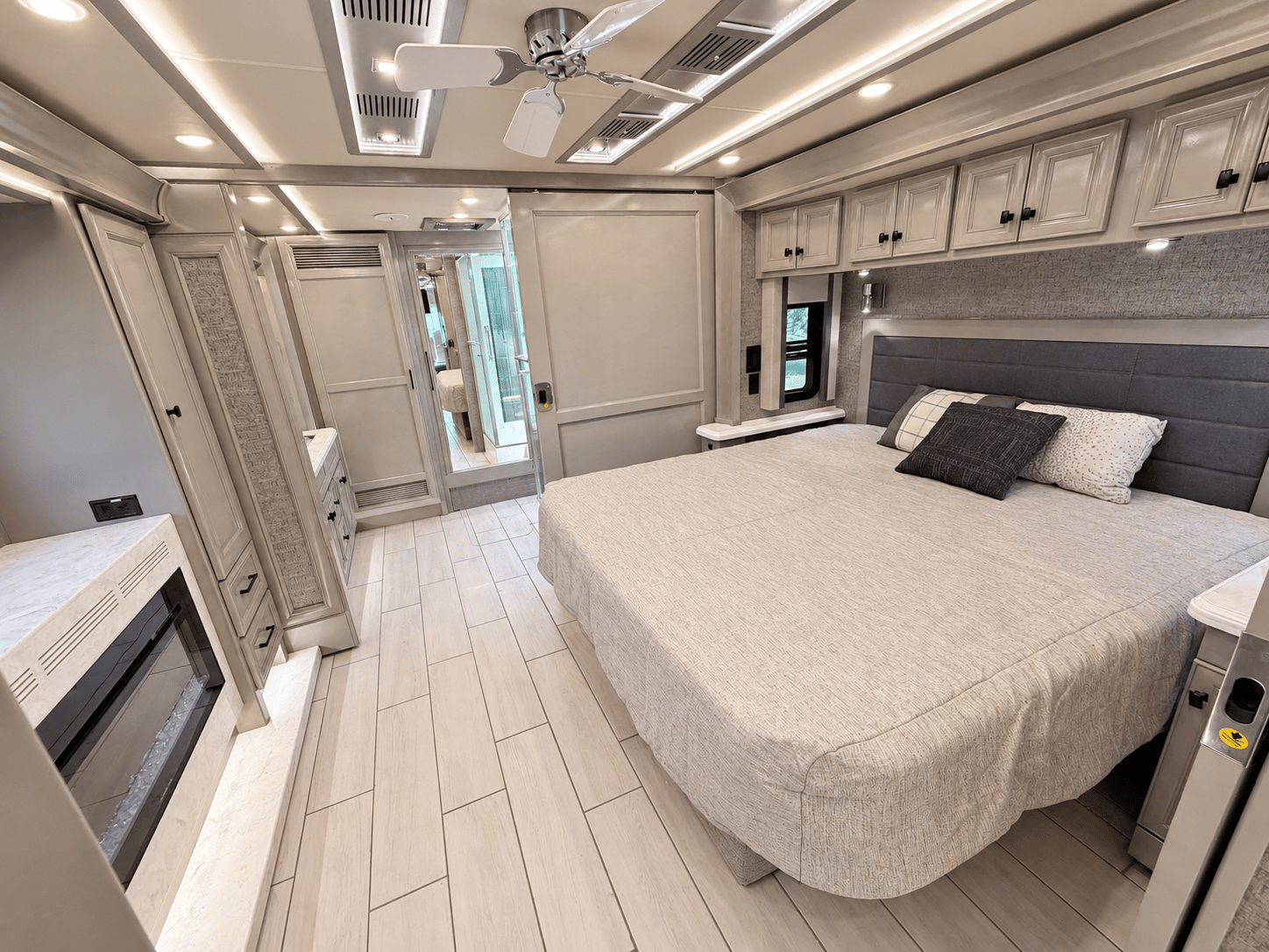 2021 Tiffin Motor Homes 2021 Tiffin Motor Homes Allegro Bus - thumbnail 25