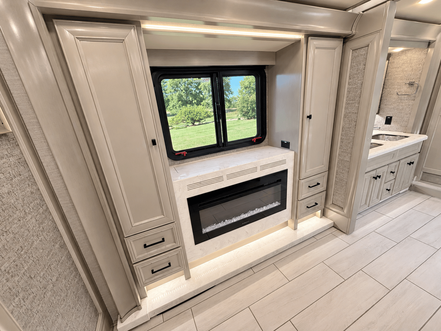 2021 Tiffin Motor Homes 2021 Tiffin Motor Homes Allegro Bus - thumbnail 26