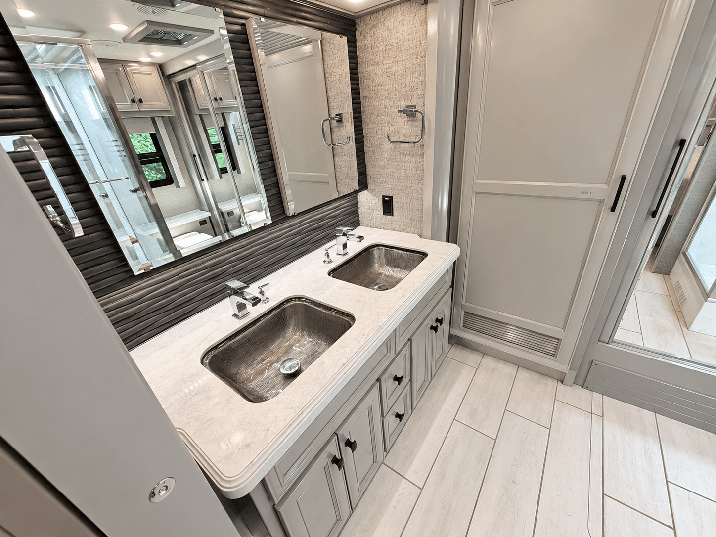 2021 Tiffin Motor Homes 2021 Tiffin Motor Homes Allegro Bus - thumbnail 32