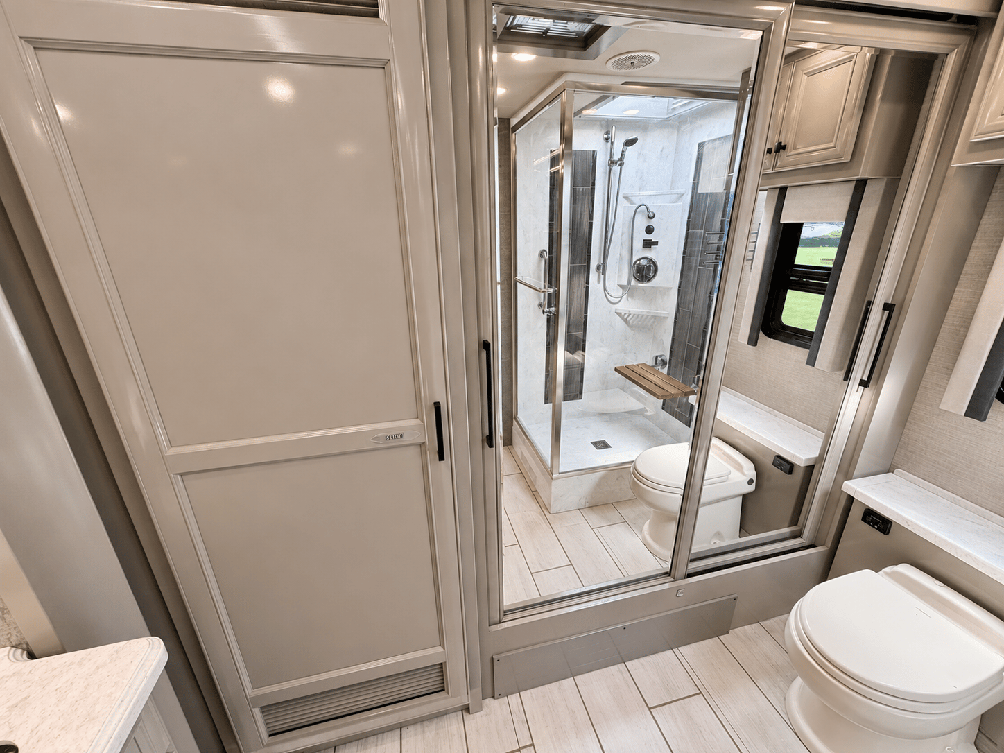 2021 Tiffin Motor Homes 2021 Tiffin Motor Homes Allegro Bus - thumbnail 34