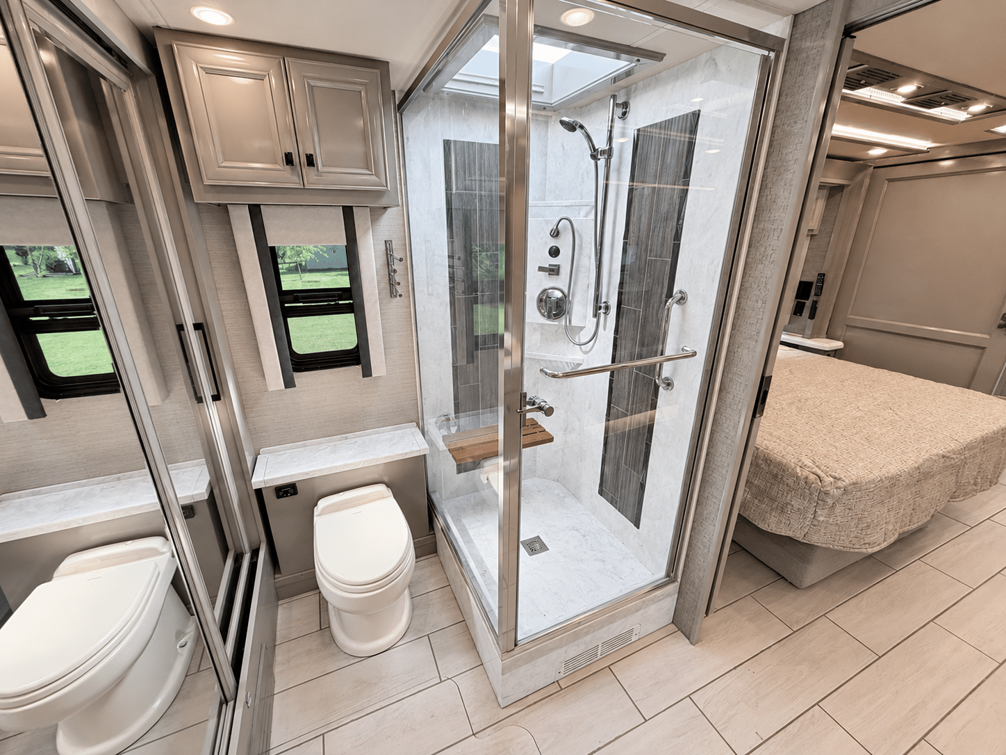 2021 Tiffin Motor Homes 2021 Tiffin Motor Homes Allegro Bus - thumbnail 36