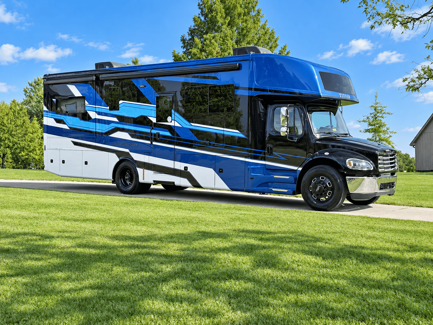 2027 Tiffin Motorhomes 2027 Tiffin Motorhomes Allegro Bay - image 1