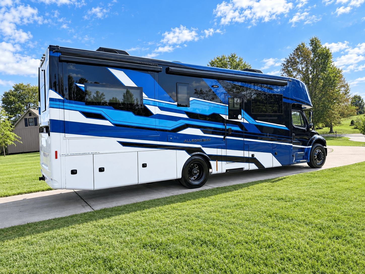 2027 Tiffin Motorhomes 2027 Tiffin Motorhomes Allegro Bay - thumbnail 4