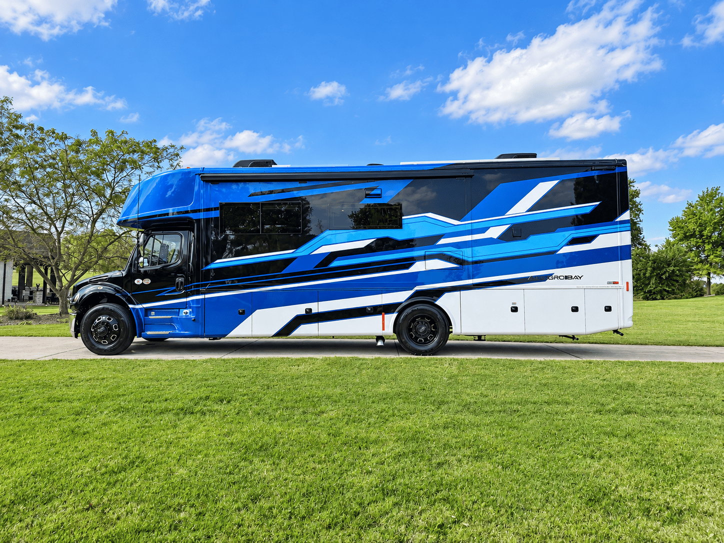 2027 Tiffin Motorhomes 2027 Tiffin Motorhomes Allegro Bay - thumbnail 7