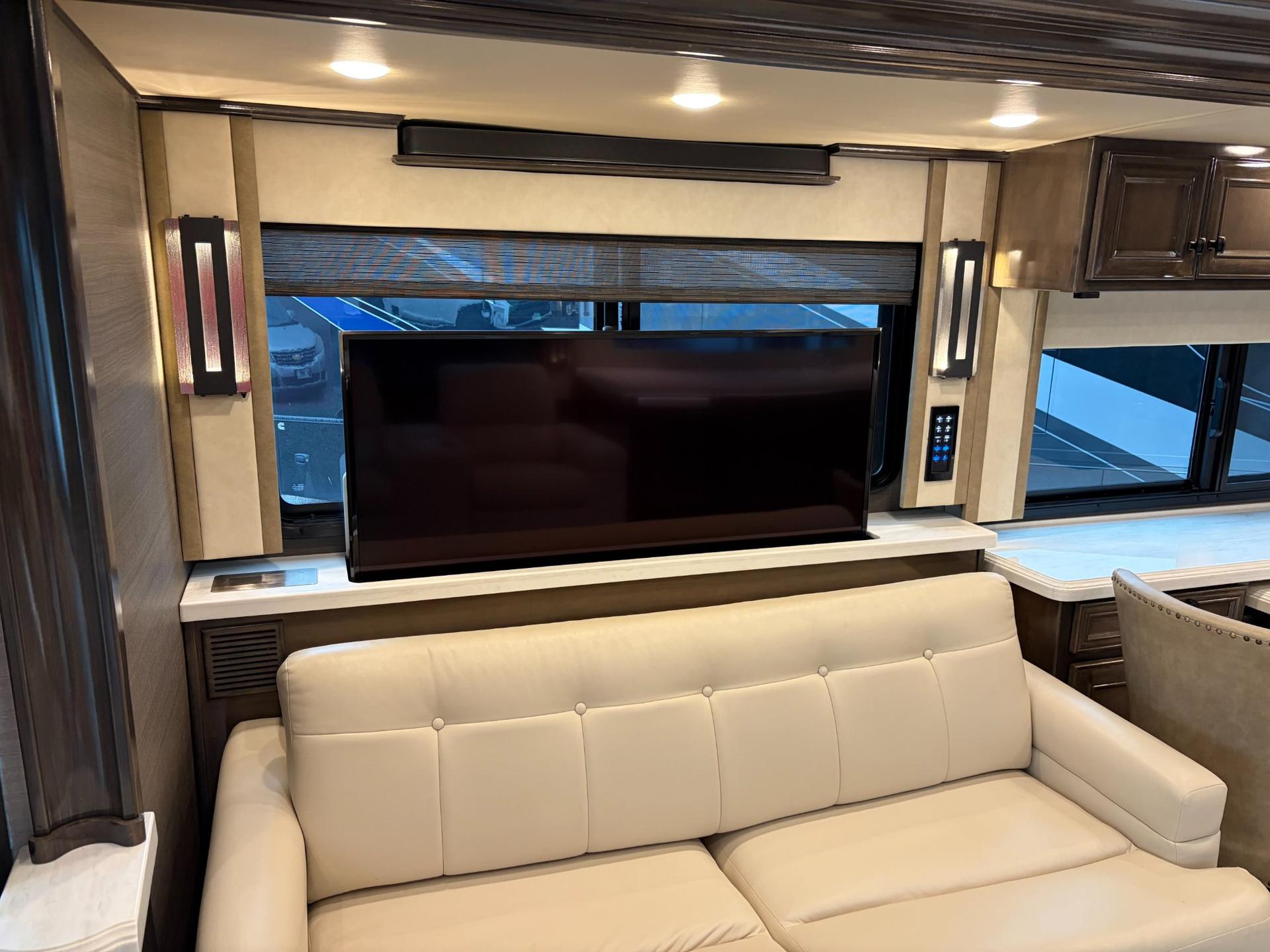 2021 Tiffin Motor Homes 2021 Tiffin Motor Homes Allegro Bus - thumbnail 4