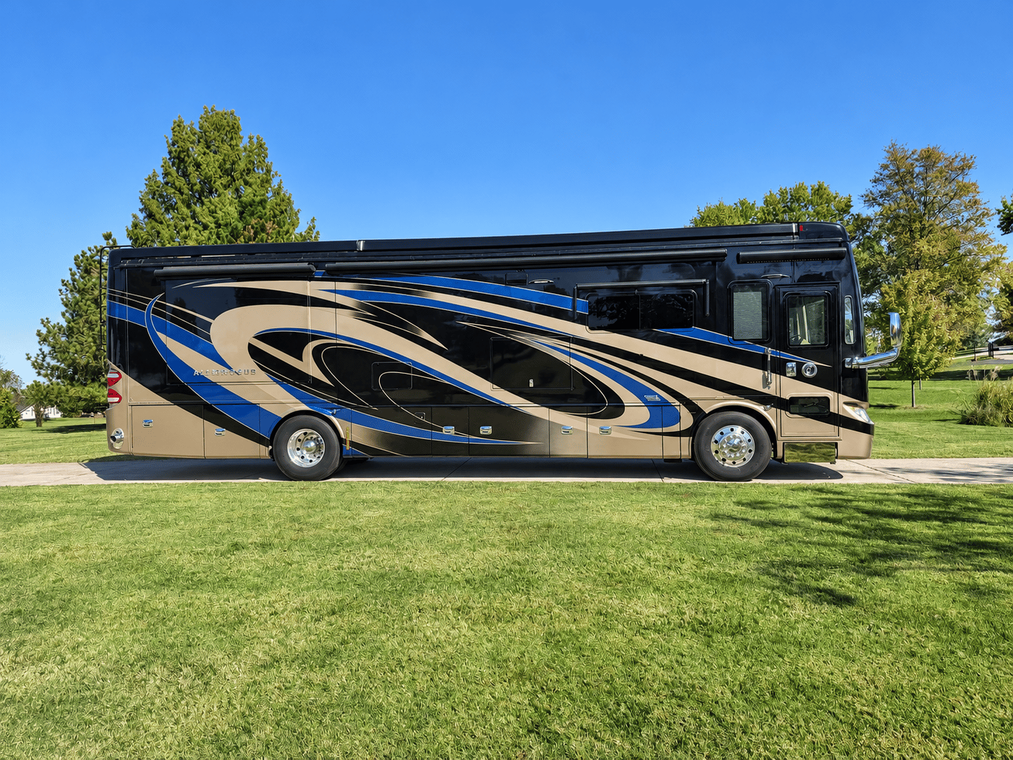 2018 Tiffin 2018 Tiffin Allegro Bus - thumbnail 3