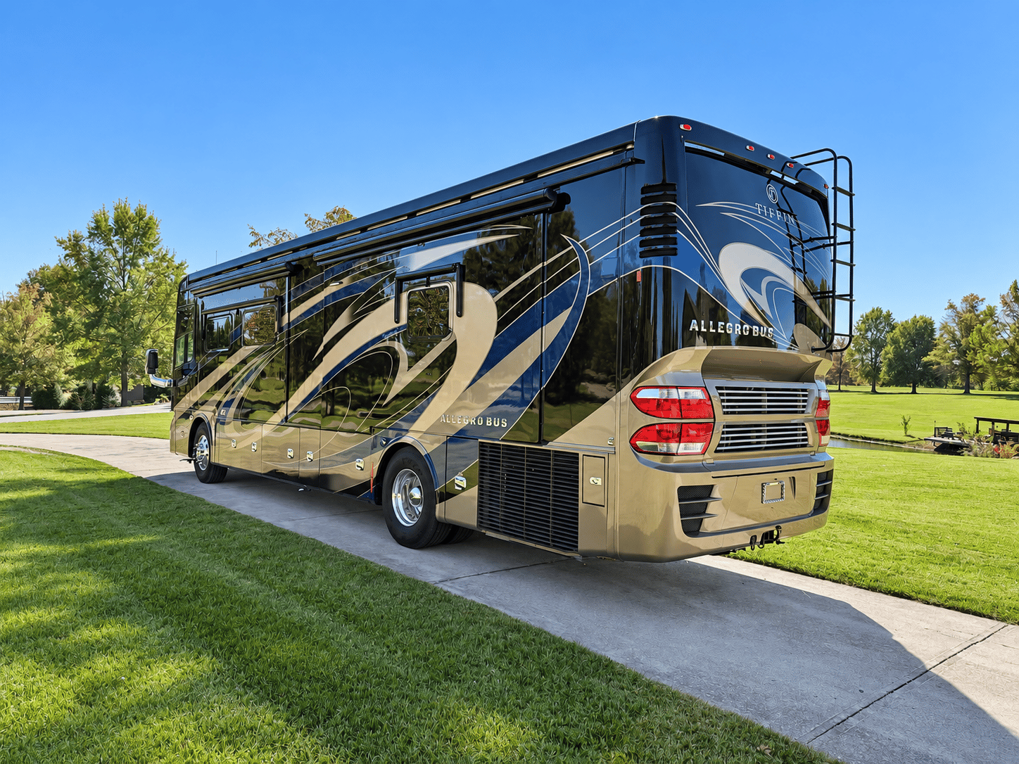 2018 Tiffin 2018 Tiffin Allegro Bus - thumbnail 6