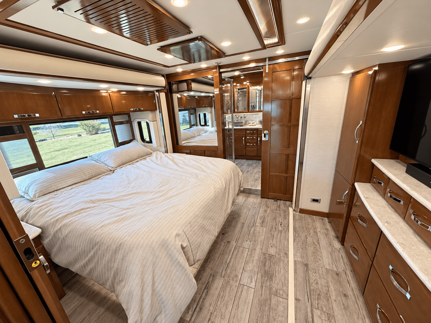 2018 Newmar 2018 Newmar King Aire - thumbnail 33