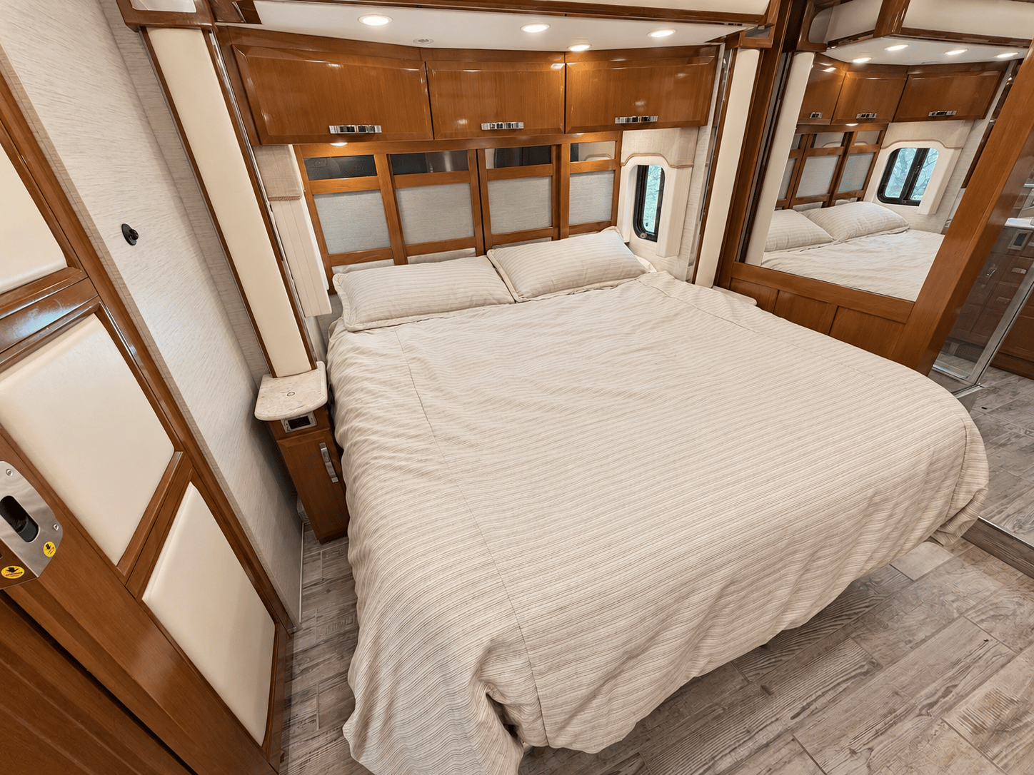 2018 Newmar 2018 Newmar King Aire - thumbnail 37