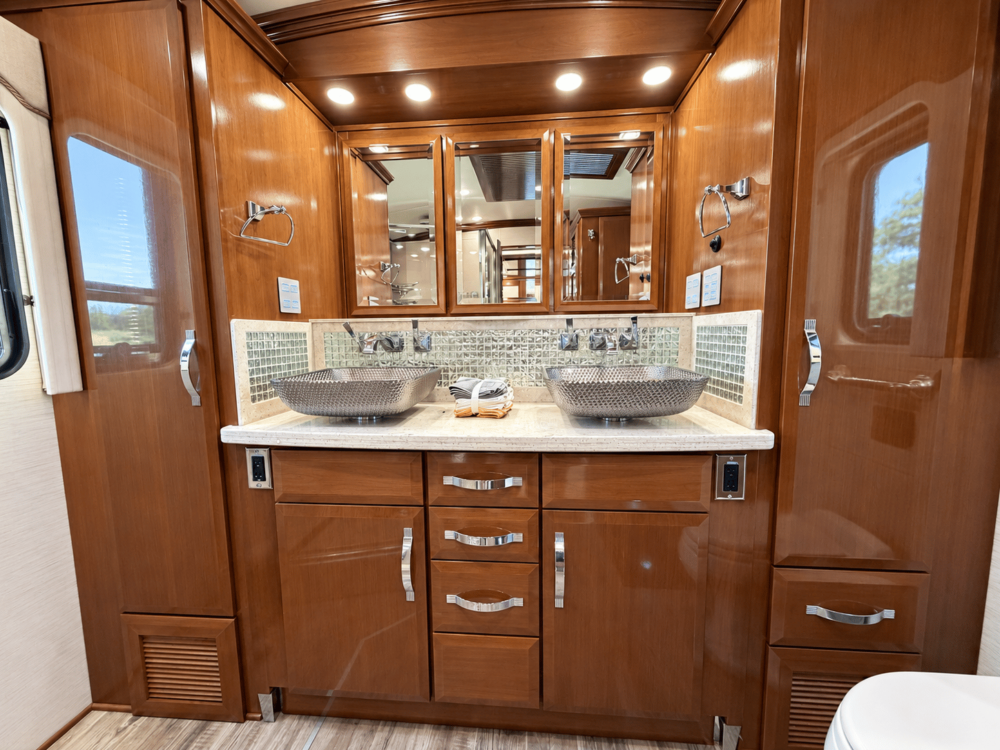 2018 Newmar 2018 Newmar King Aire - thumbnail 42