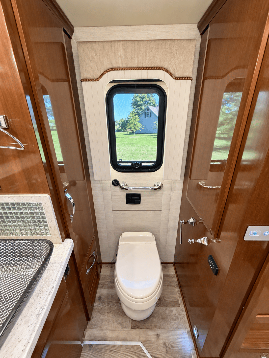 2018 Newmar 2018 Newmar King Aire - thumbnail 47