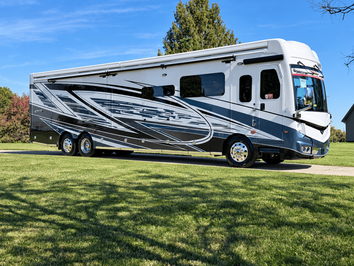 2027 FLEETWOOD Discovery LXE 44B