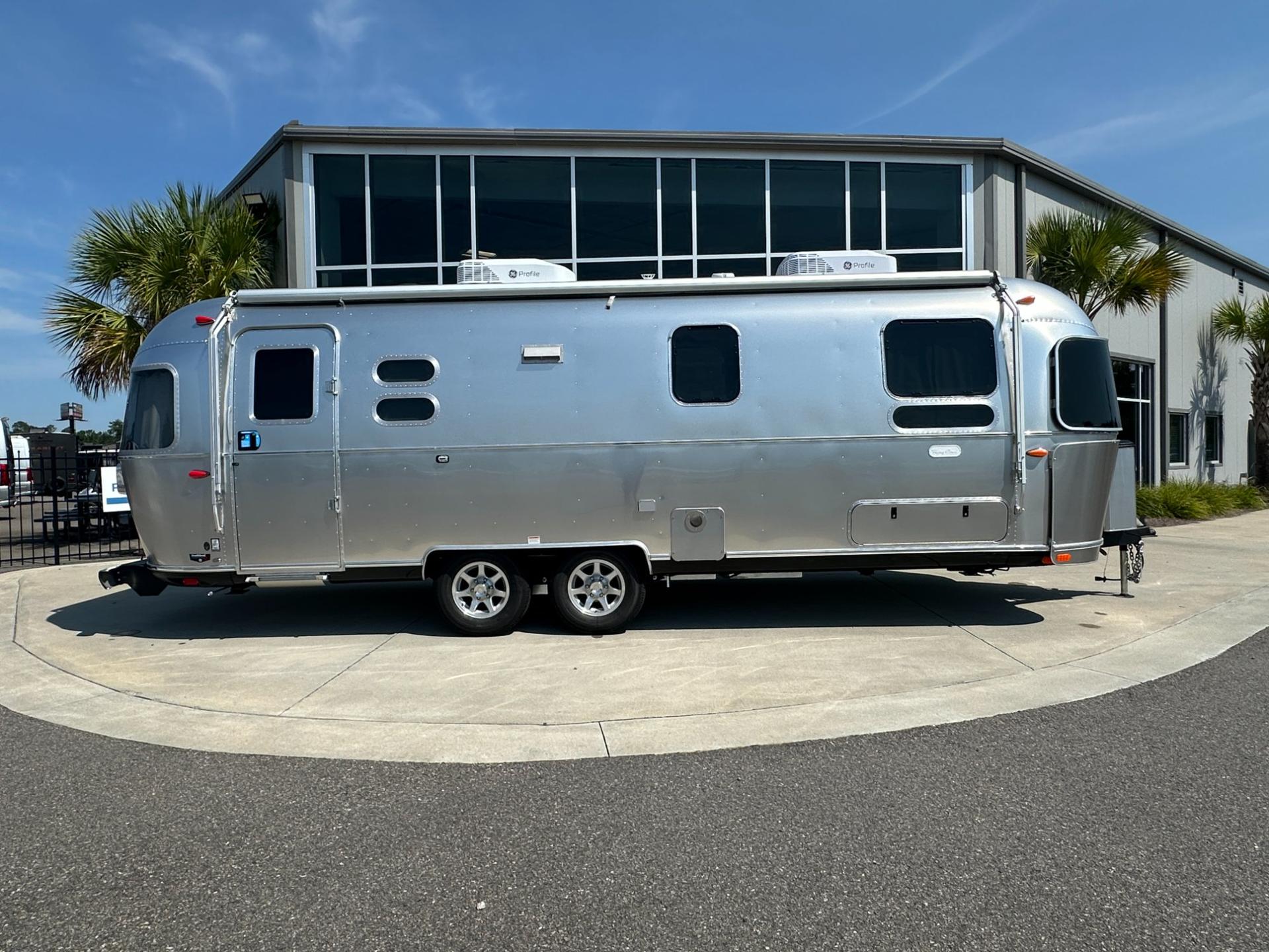 2027 Airstream 2027 Airstream Flying Cloud - thumbnail 4