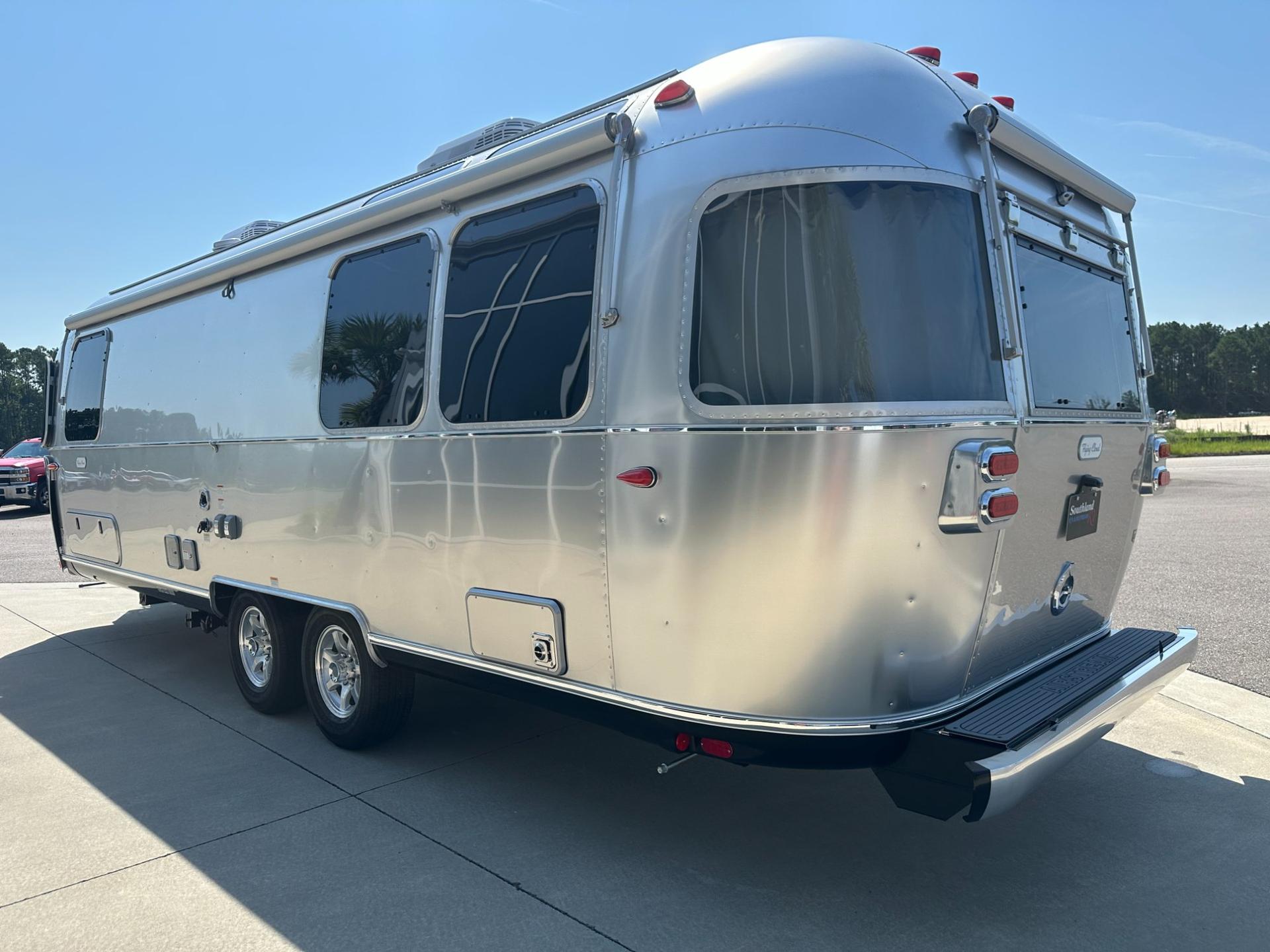 2027 Airstream 2027 Airstream Flying Cloud - thumbnail 7