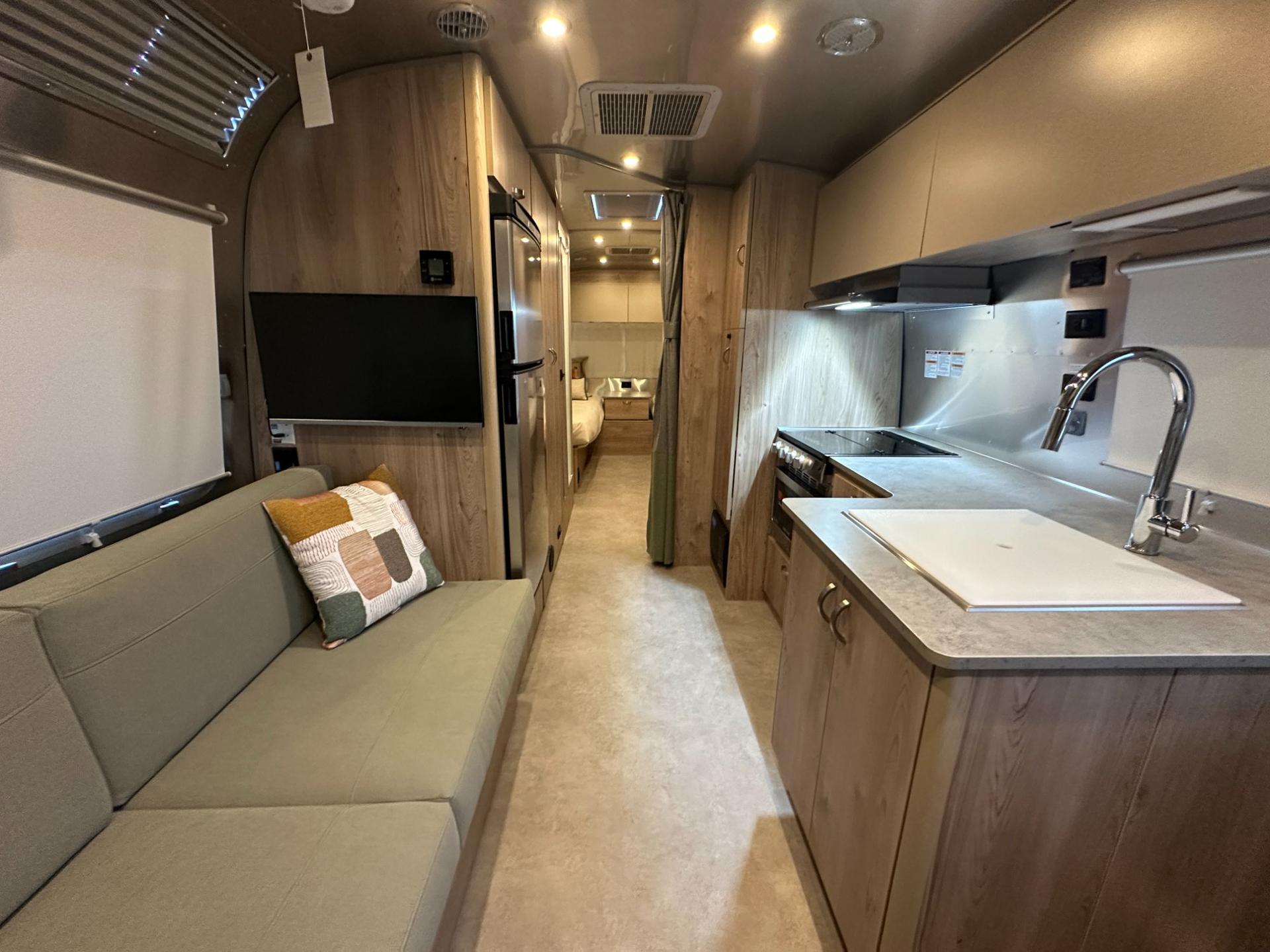 2027 Airstream 2027 Airstream Flying Cloud - thumbnail 13