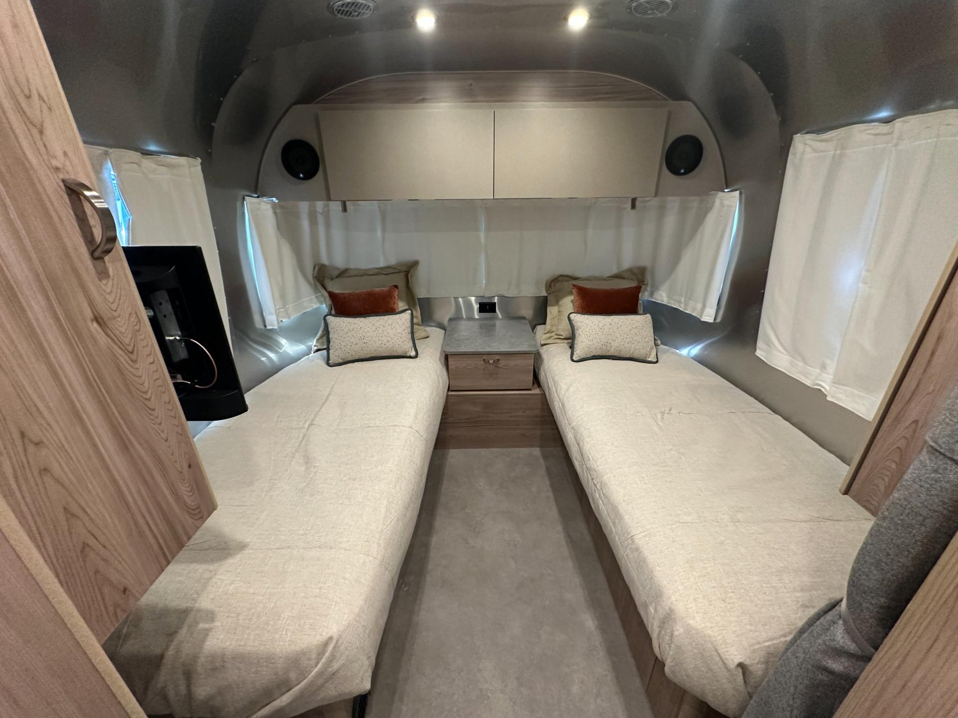 2027 Airstream 2027 Airstream Flying Cloud - thumbnail 16