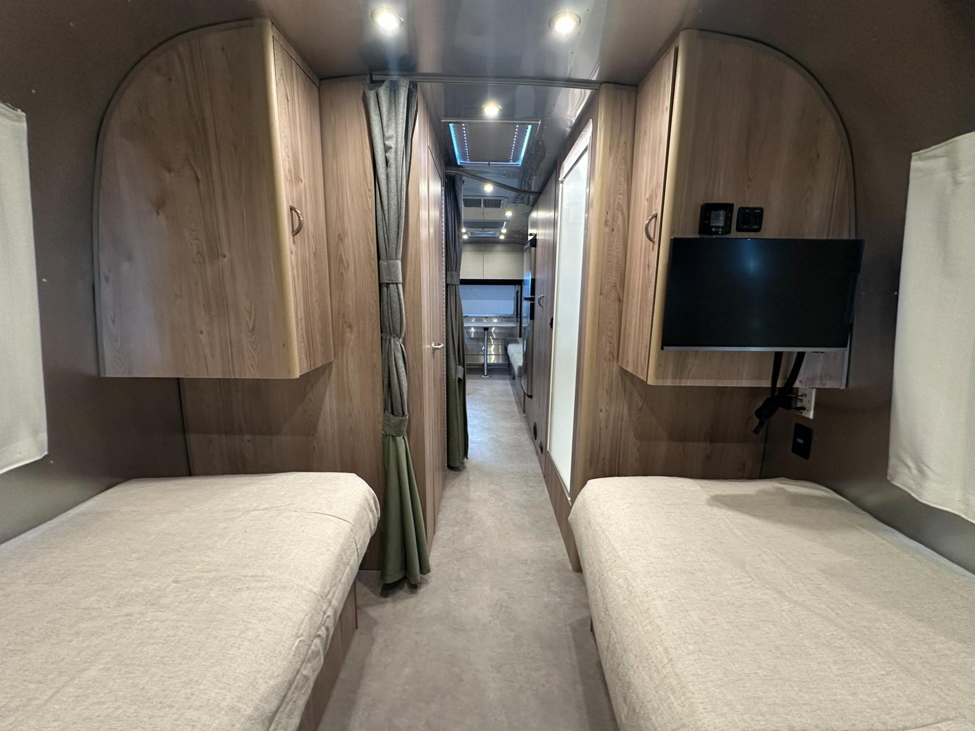 2027 Airstream 2027 Airstream Flying Cloud - thumbnail 17
