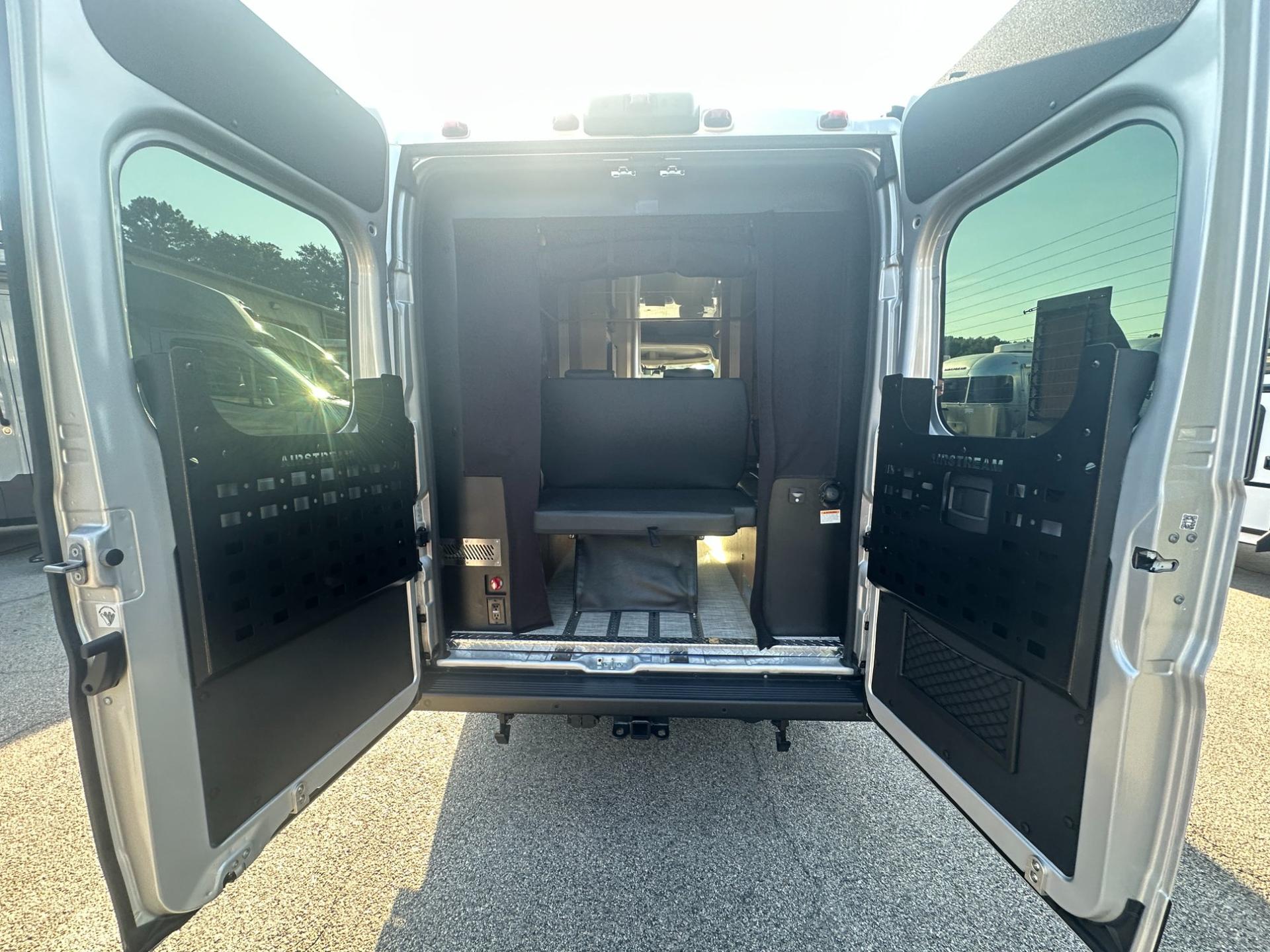 2027 Airstream 2027 Airstream Rangeline - thumbnail 7