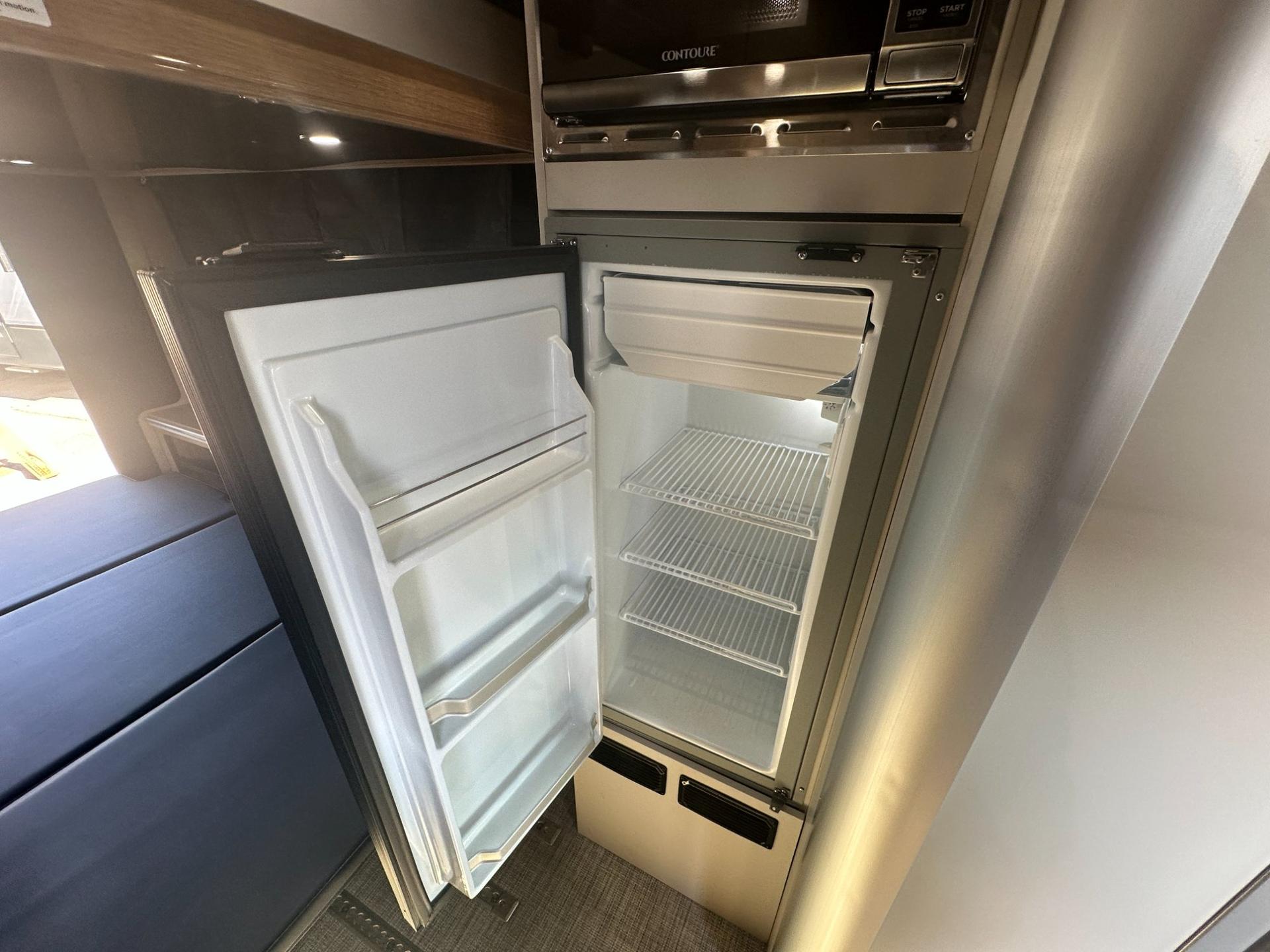 2027 Airstream 2027 Airstream Rangeline - thumbnail 21