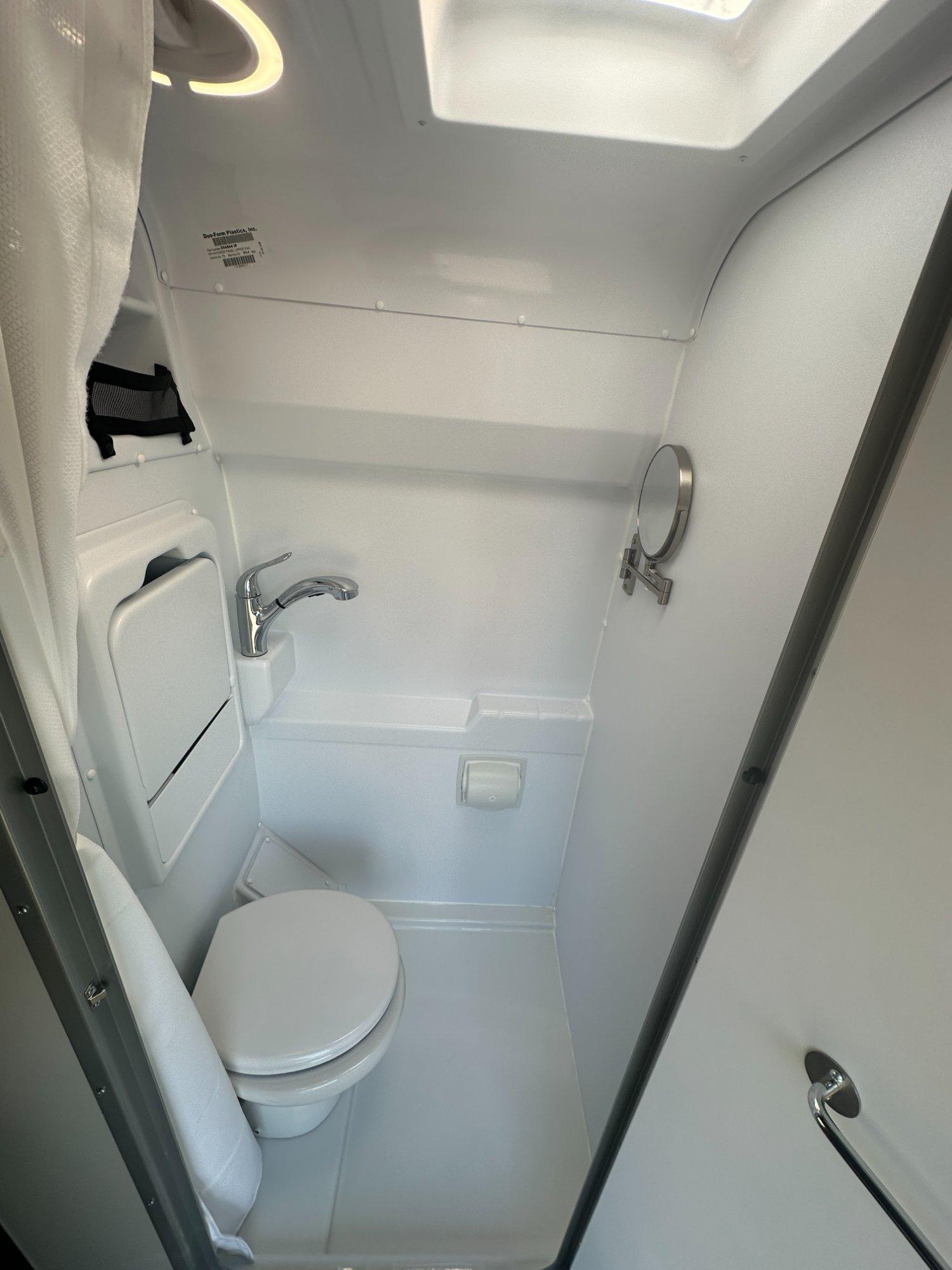 2027 Airstream 2027 Airstream Rangeline - thumbnail 22