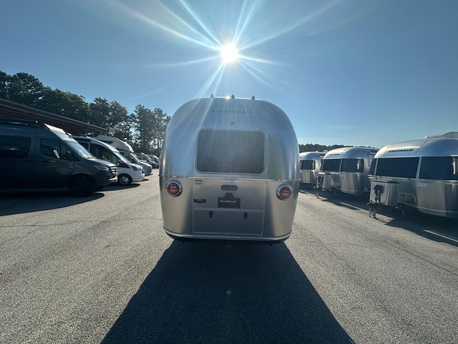 2026 Airstream 2026 Airstream World Traveler - thumbnail 5