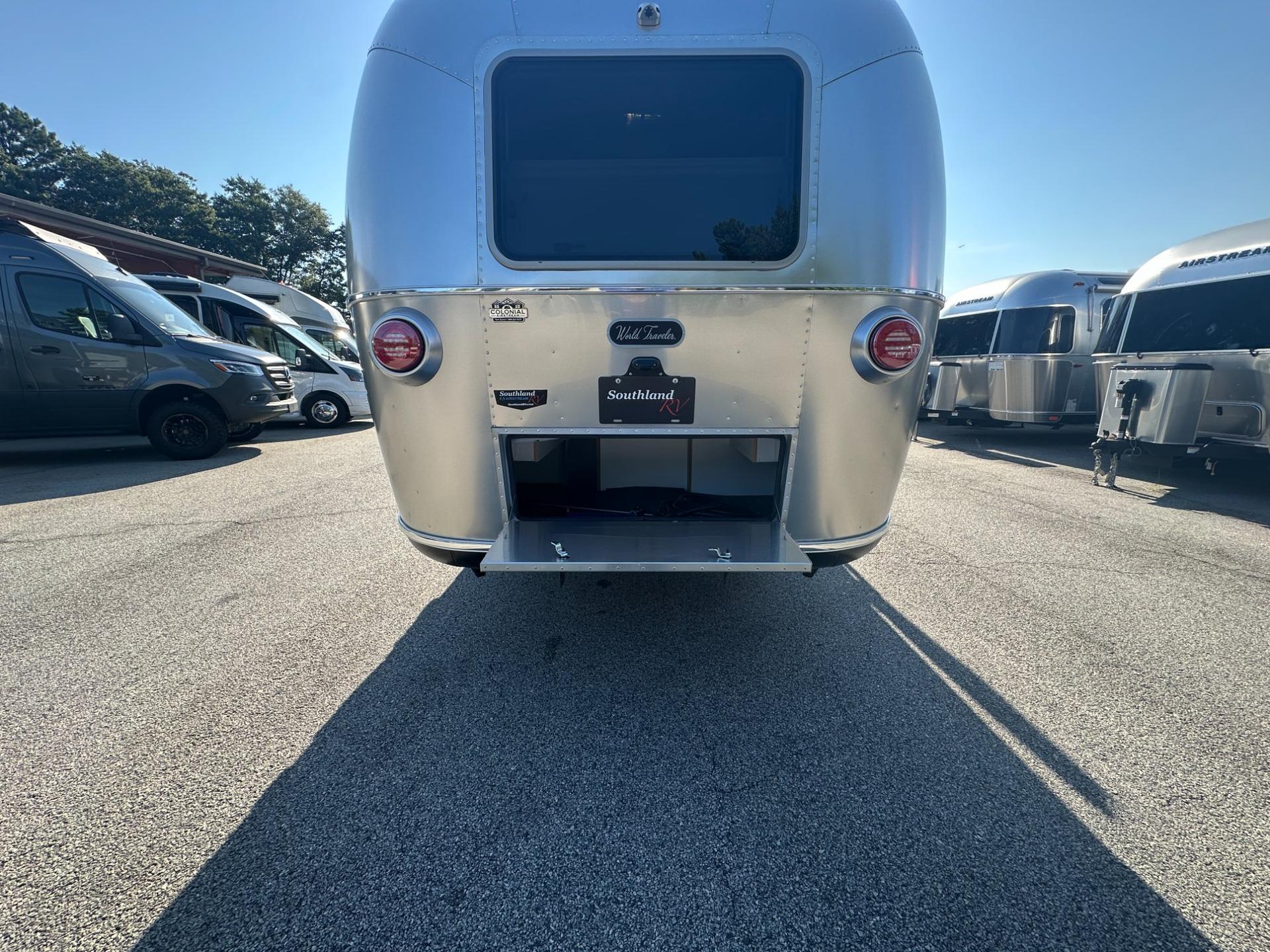 2026 Airstream 2026 Airstream World Traveler - thumbnail 6