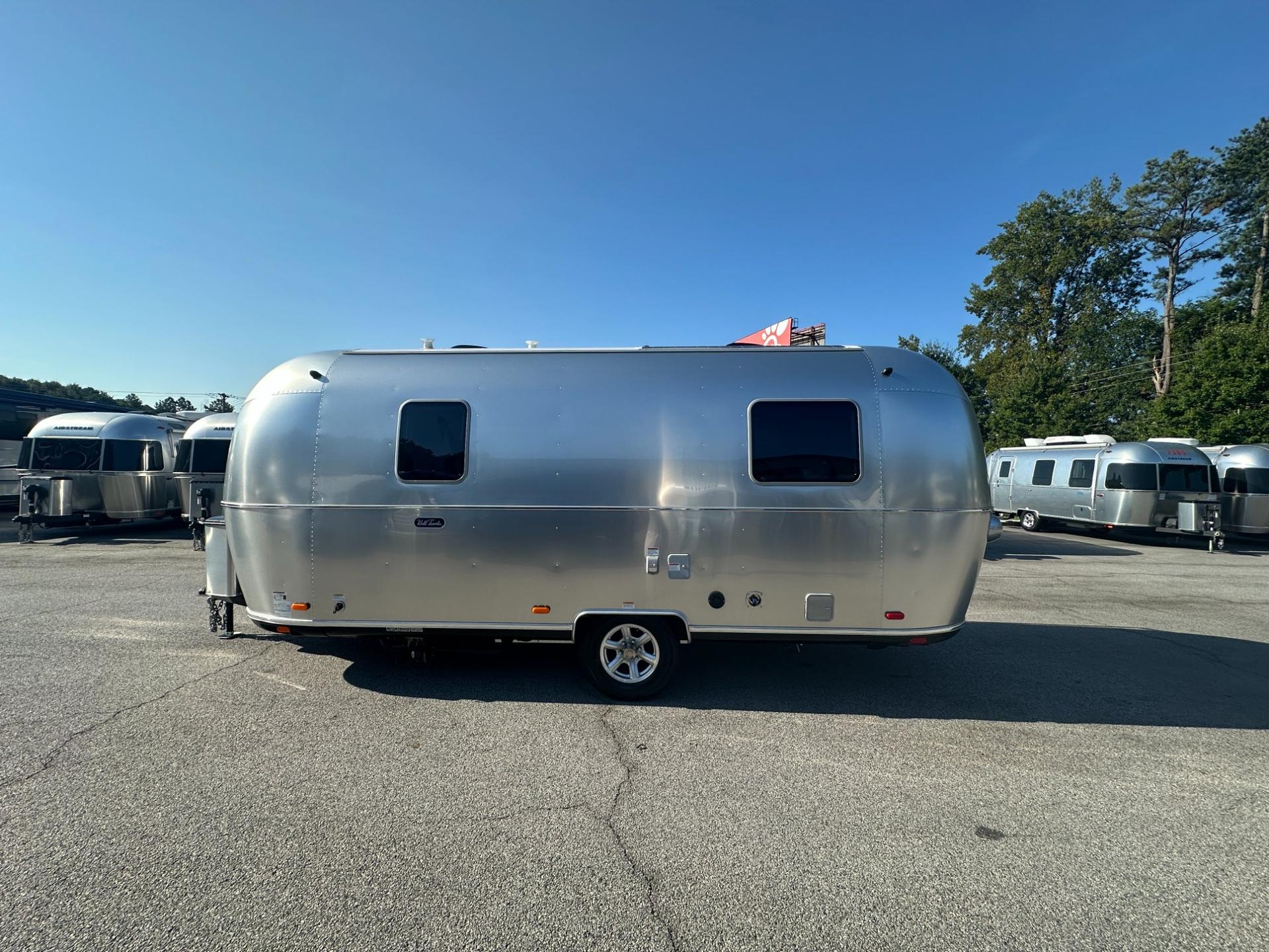 2026 Airstream 2026 Airstream World Traveler - thumbnail 8